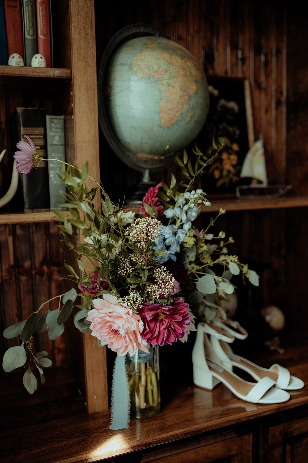 Romantic_Upstate_NY_Wedding_5_florals_bookcase.jpg