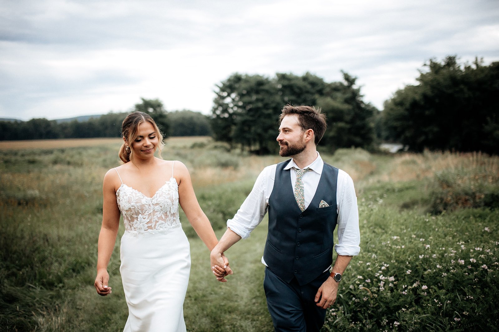 Romantic_Upstate_NY_Wedding_107_couple_walking.jpg