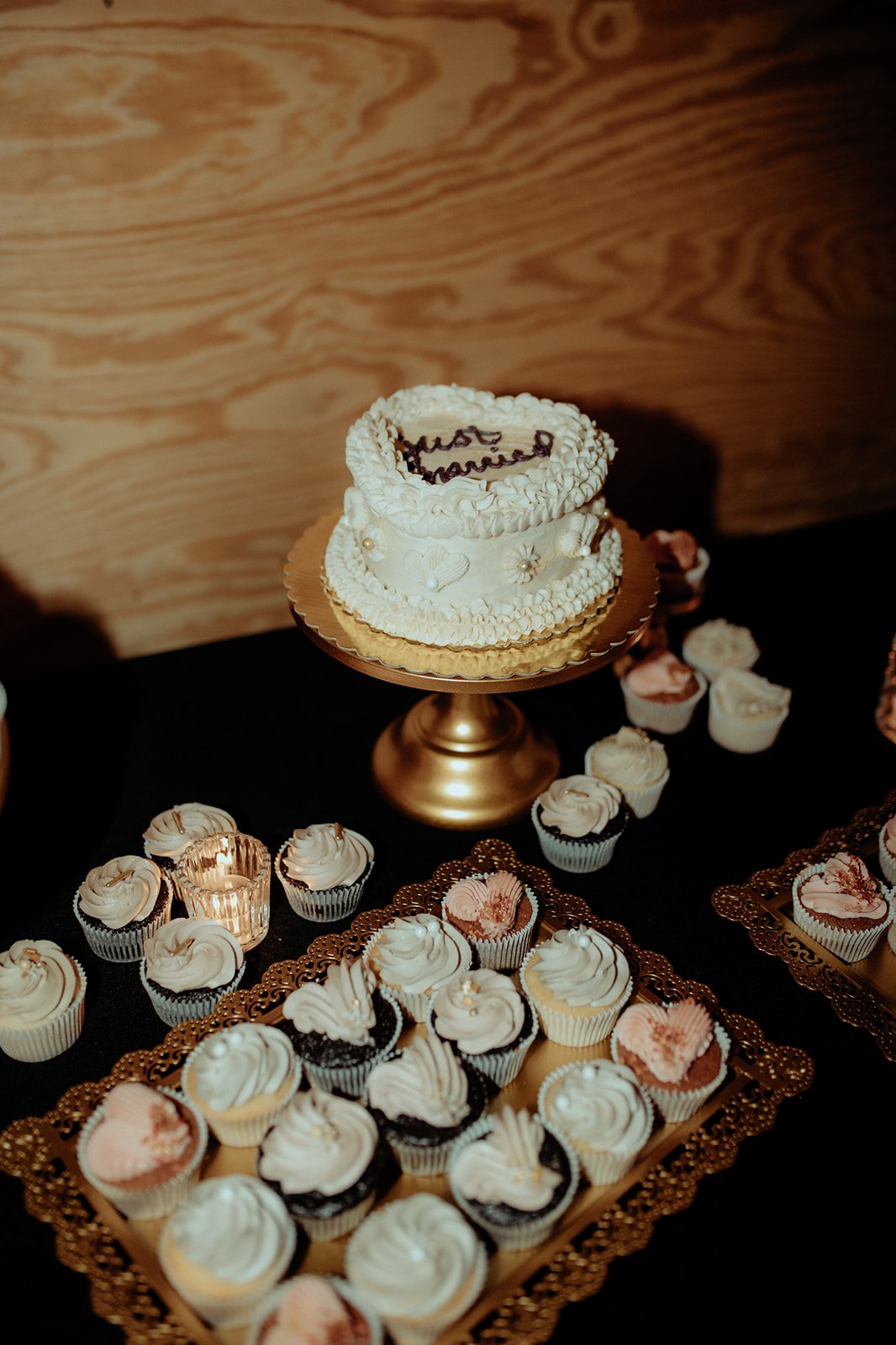 Romantic_Upstate_NY_Wedding_129_cake.jpg