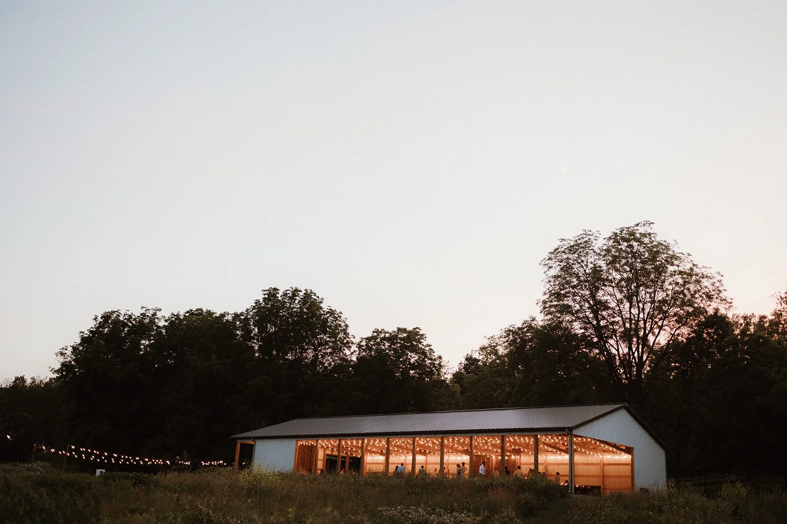 Wood_Fired_NY_Wedding_pavilion_glow.jpg