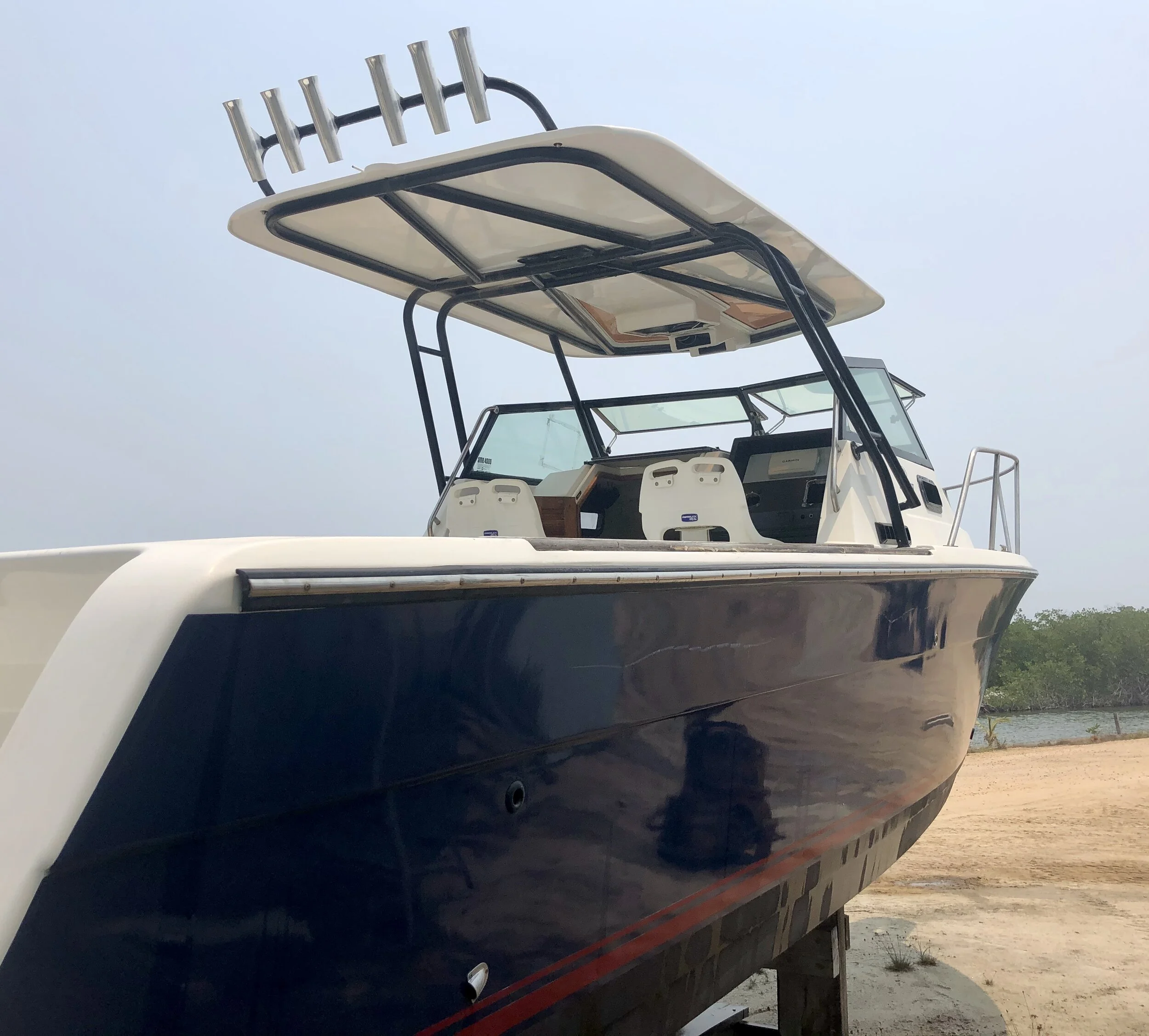 3000 Pursuit Express (Hull Only) — Belize Boat Sales