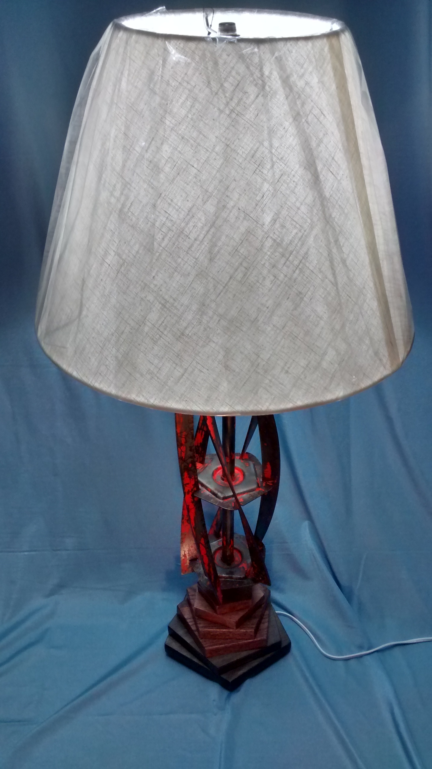 Lawnmower Blade Table Lamp