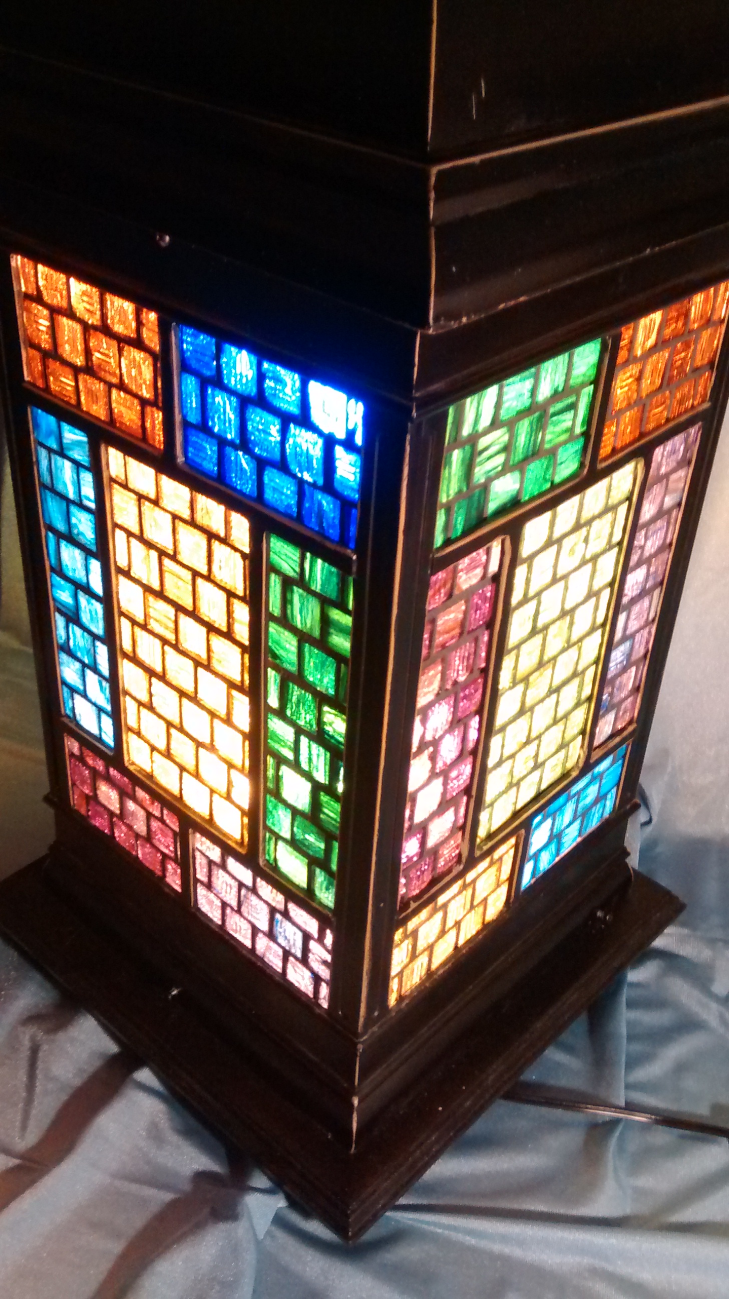 Decorative Colored Glass Mosaic Tile Table Lamp