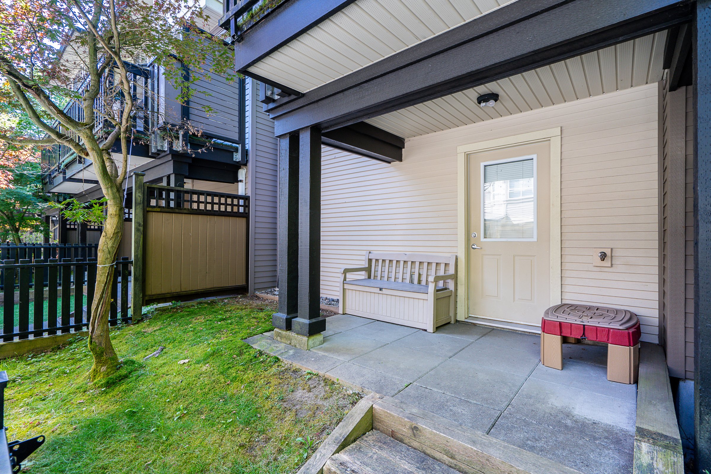 17-100-Klahanie-Drive-Port-Moody-Carolyn-Pogue-Best-Port-Moody-Real-Estate-Agent-Klahanie-Townhome-5.jpg