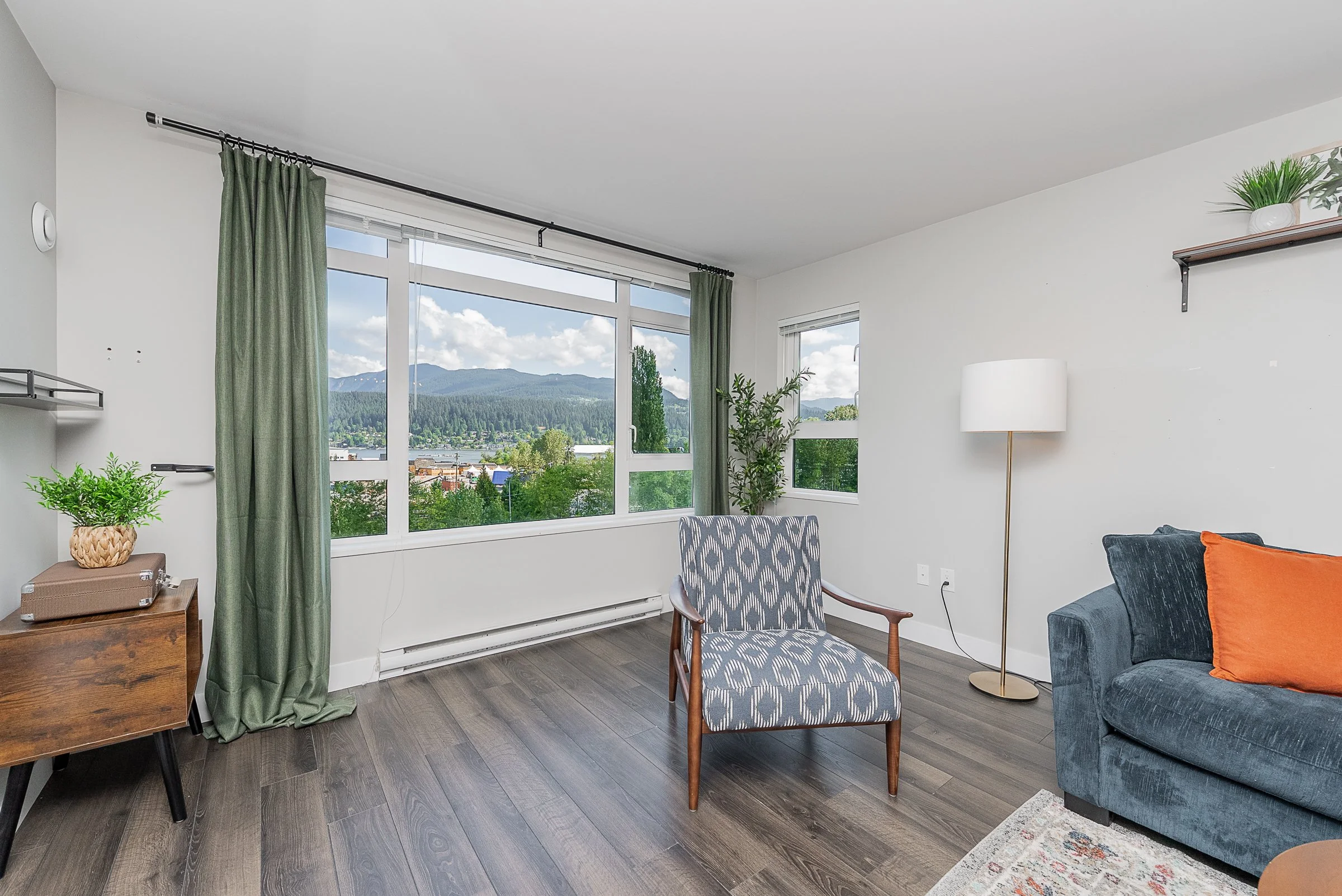 414-2525-Clarke-Street-Port-Moody-The-Strand-Carolyn-Pogue-Best-Port-Moody-Realtor-10.jpg