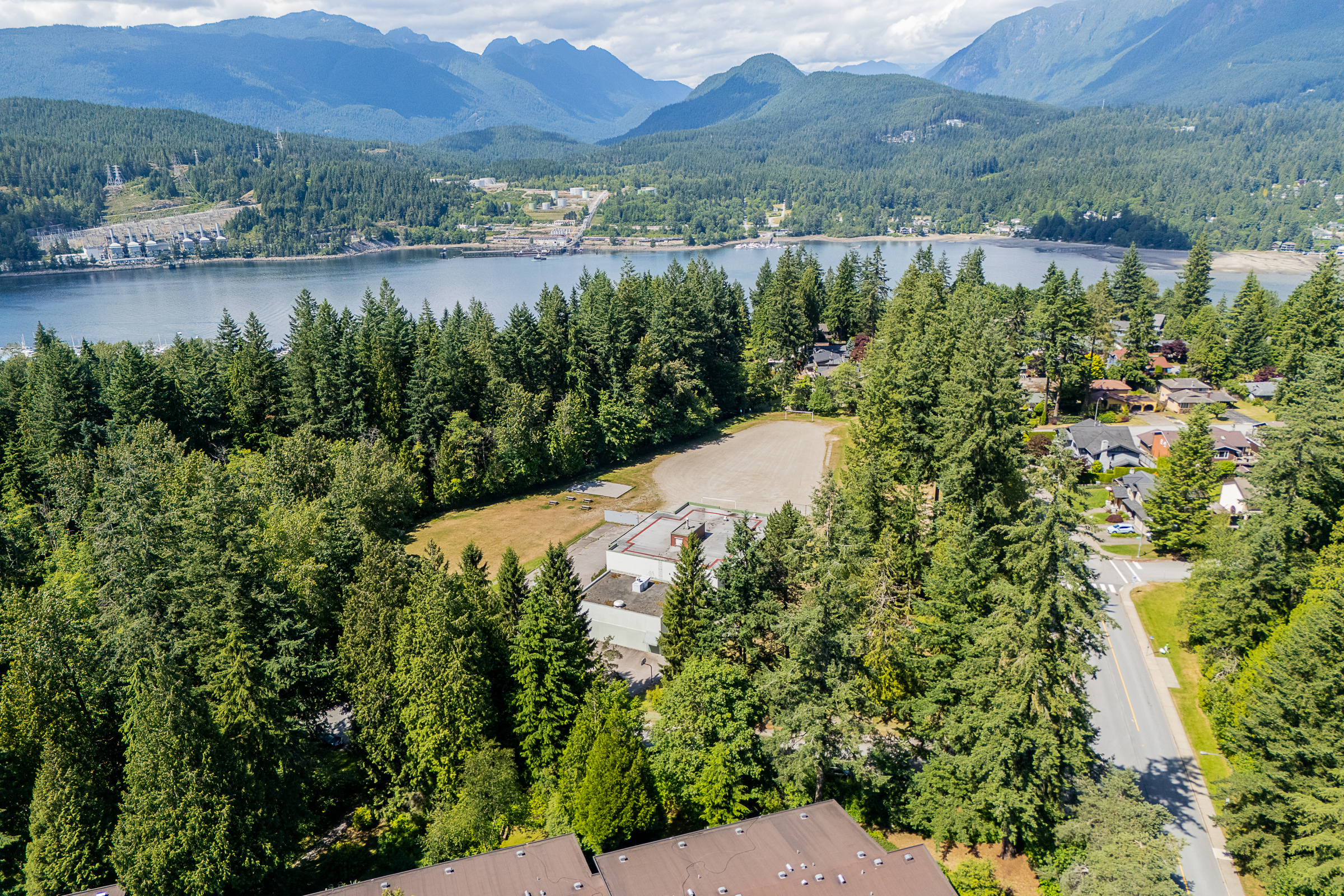 137-College-Park-Way-Port-Moody-Carolyn-Pogue-Best-Port-Moody-Realtor-37.png