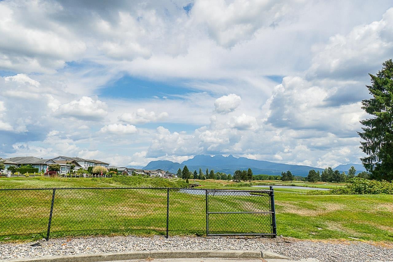 Meadow-Gardens-Golf-Course-Sold-by-Carolyn-Pogue-Best-Port-Moody-Realtor-21.jpeg