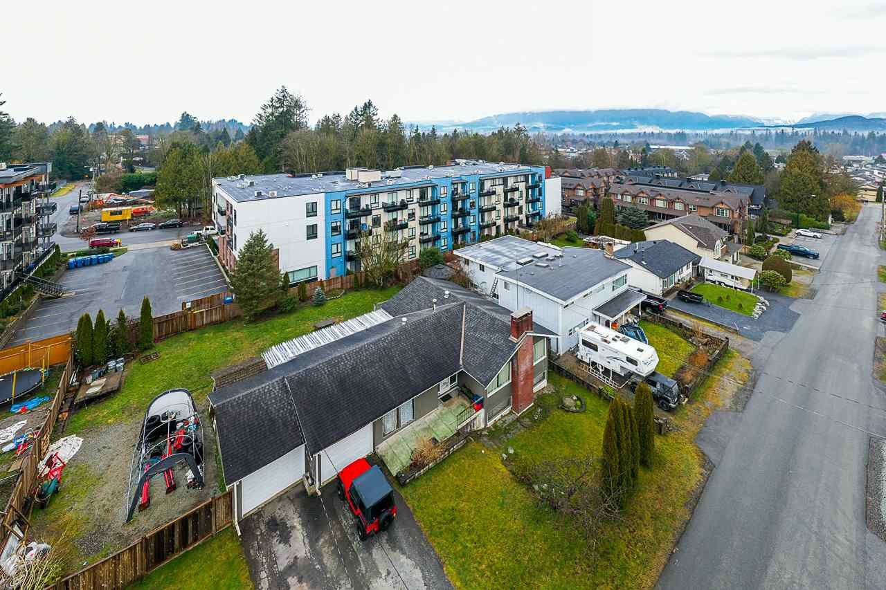 Best-Port-Moody-Real-Estate-Agent-Carolyn-Pogue-12295-Hillside-Street-Maple-Ridge-7.jpeg