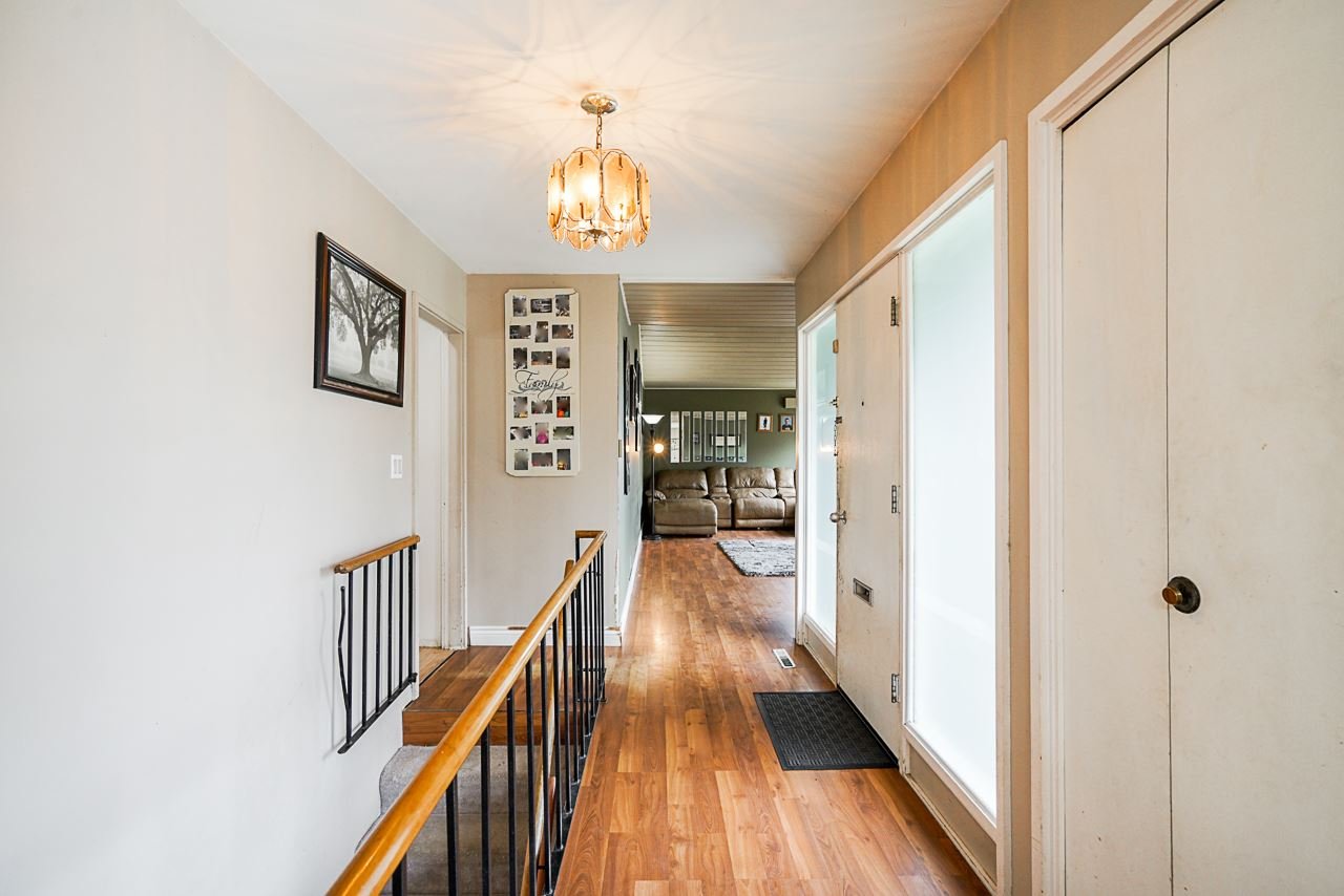 Best-Port-Moody-Real-Estate-Agent-Carolyn-Pogue-12295-Hillside-Street-Maple-Ridge-10.jpeg