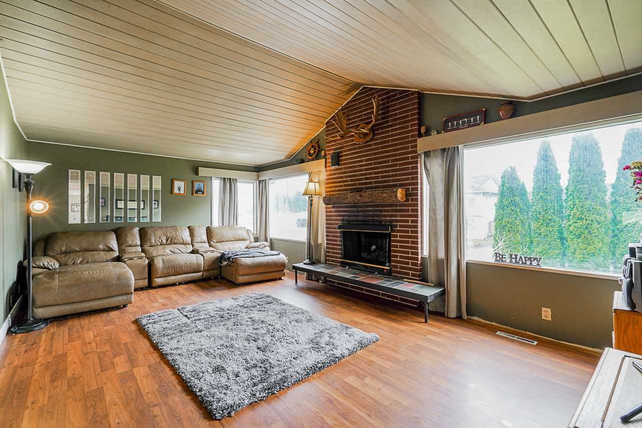 Best-Port-Moody-Real-Estate-Agent-Carolyn-Pogue-12295-Hillside-Street-Maple-Ridge-11.jpeg