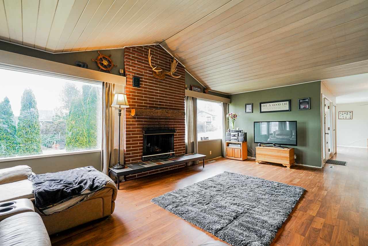 Best-Port-Moody-Real-Estate-Agent-Carolyn-Pogue-12295-Hillside-Street-Maple-Ridge-13.jpeg