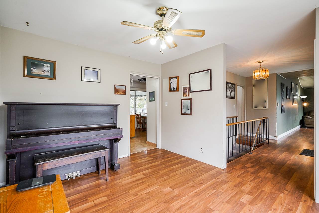 Best-Port-Moody-Real-Estate-Agent-Carolyn-Pogue-12295-Hillside-Street-Maple-Ridge-15.jpeg