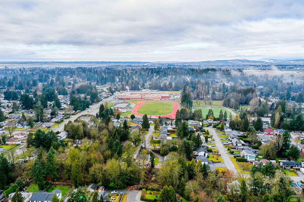Best-Port-Moody-Real-Estate-Agent-Carolyn-Pogue-12295-Hillside-Street-Maple-Ridge-37.jpeg