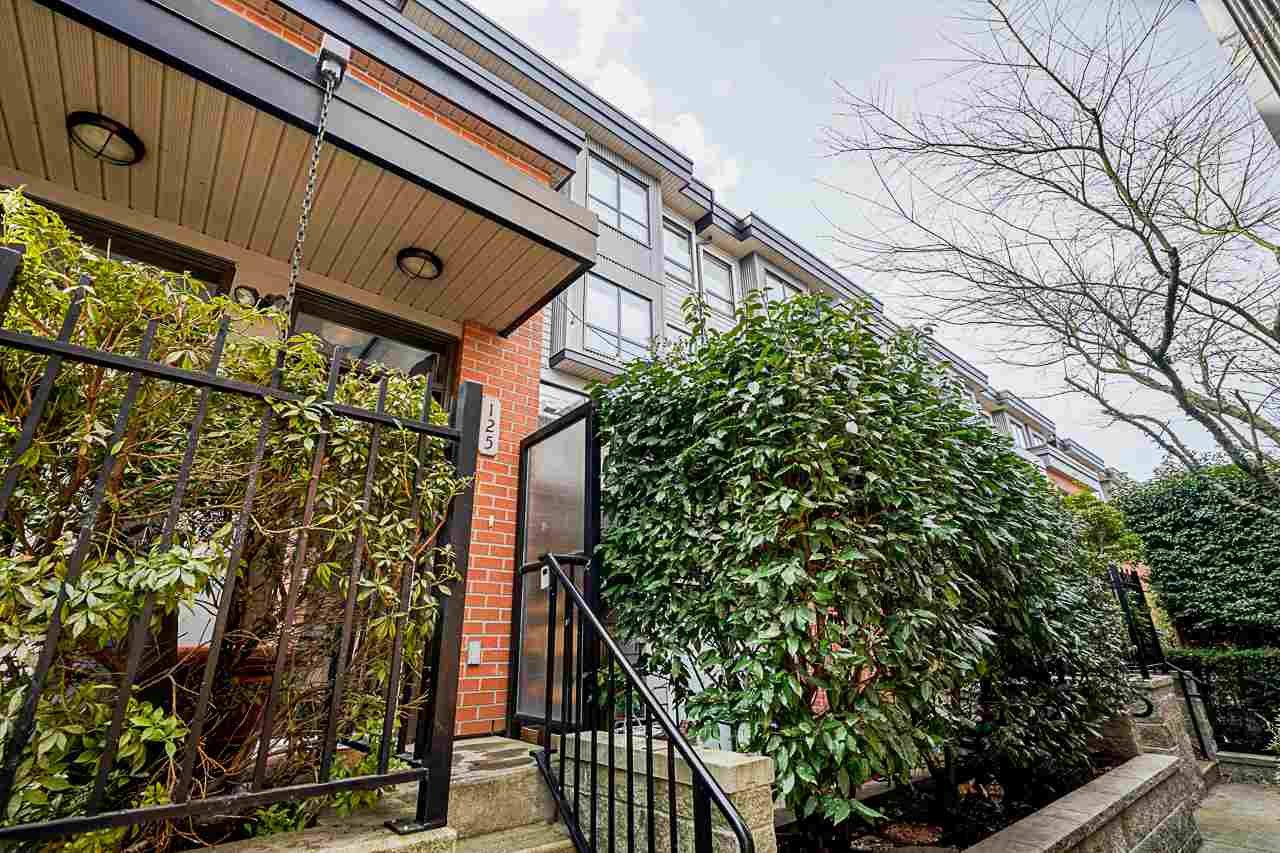 Best-Port-Moody-Realtor-Carolyn-Pogue-125-1863-Stainsbury-Avenue-Vancouver-33.jpeg