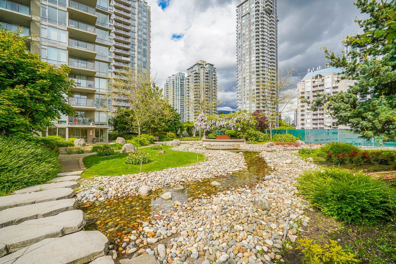 2208-2980-Atlantic-Avenue-Carolyn-Pogue-Sold-By-Best-Coquitlam-Real-Estate-Agent-28.jpeg