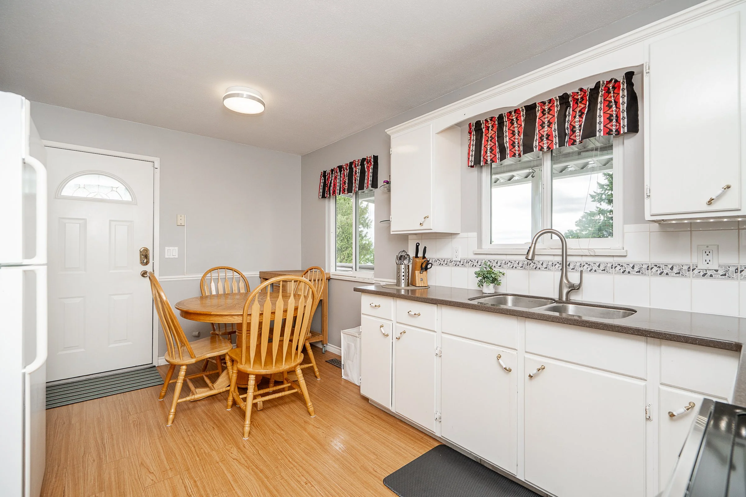 259-College-Park-Way-Port-Moody-Carolyn-Pogue-Best-Port-Moody-Realtor-8.jpg