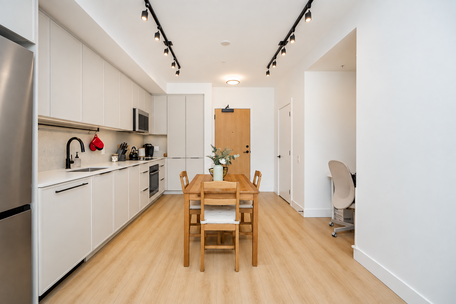 603-3055-Murray-Street-Port-Moody-Moody-Yards-Carolyn-Pogue-Best-Port-Moody-Realtor-6.png