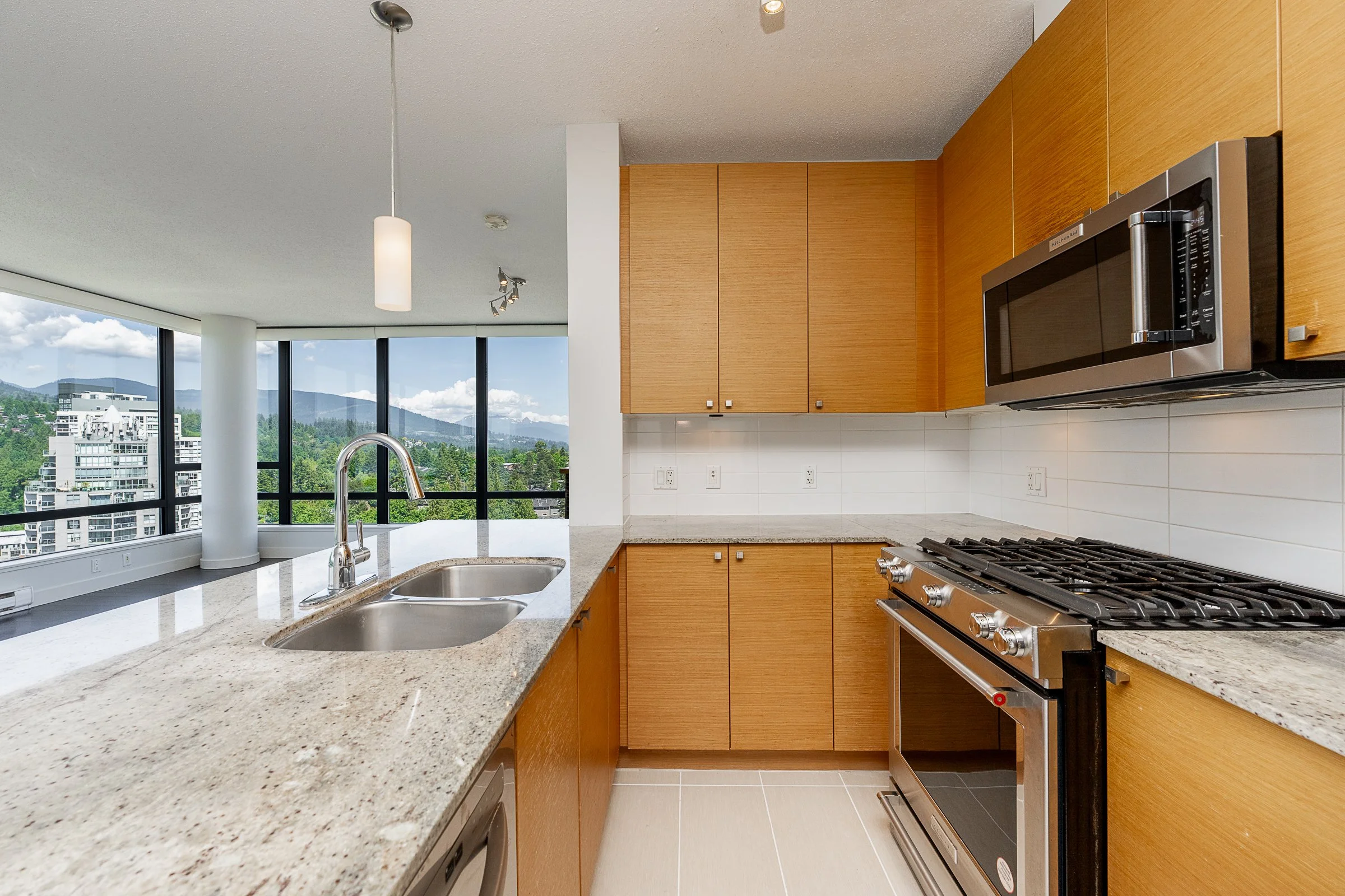 1908-110-Brew-Street-Suter-Brook-Village-Port-Moody-Carolyn-Pogue-Best-Port-Moody-Realtor-4.jpg