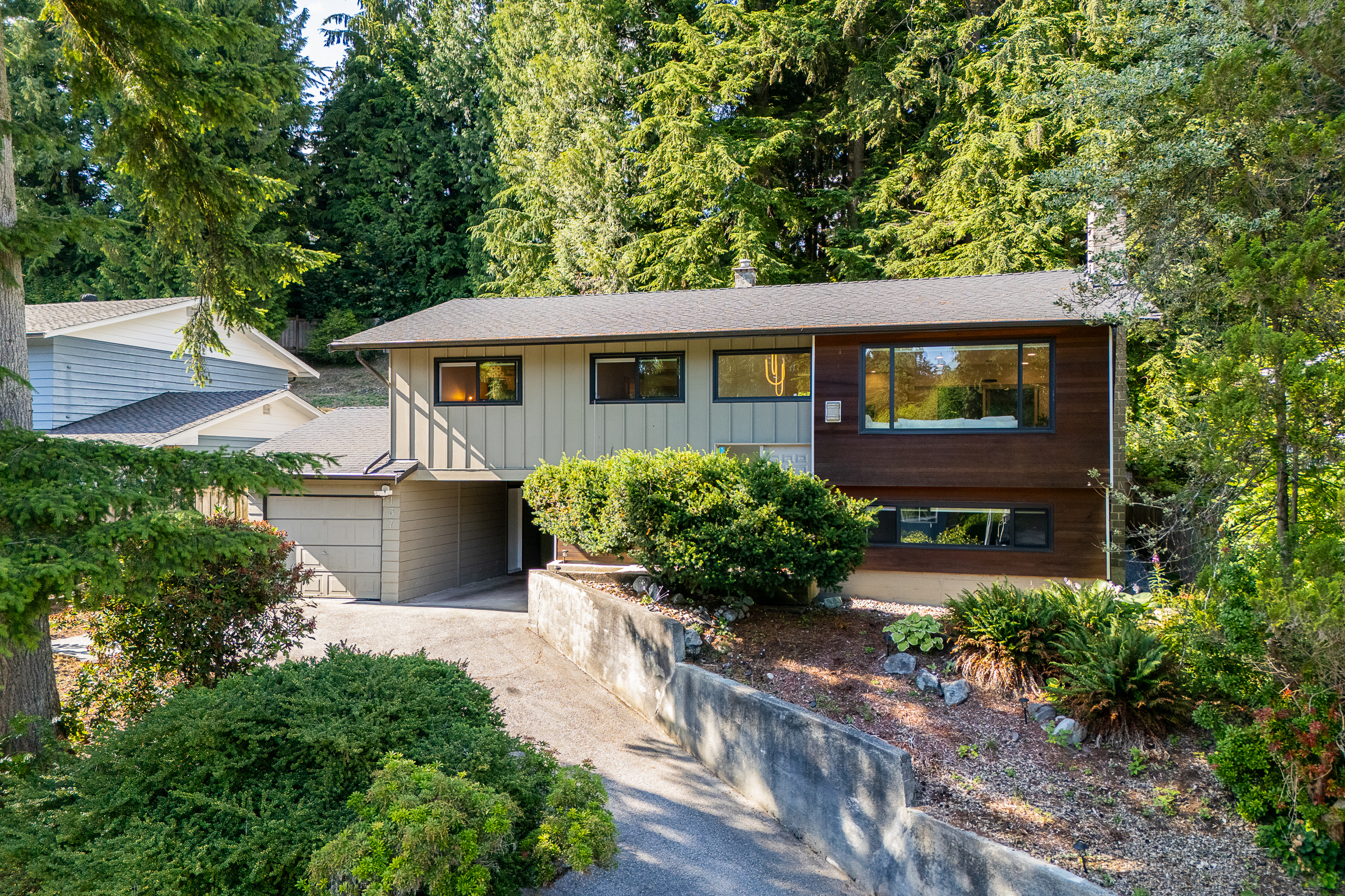 137-College-Park-Way-Port-Moody-Carolyn-Pogue-Best-Port-Moody-Realtor-1.png