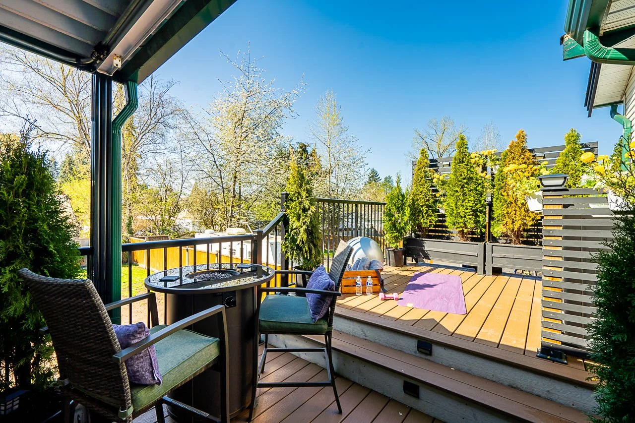 21124-Glenwood-Avenue-Maple-Ridge-Carolyn-Pogue-Top-Realtor-21.jpg