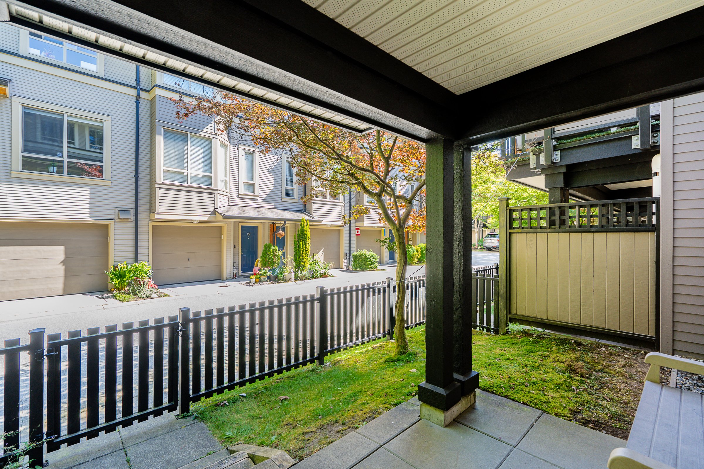 17-100-Klahanie-Drive-Port-Moody-Carolyn-Pogue-Best-Port-Moody-Real-Estate-Agent-Klahanie-Townhome-6.jpg