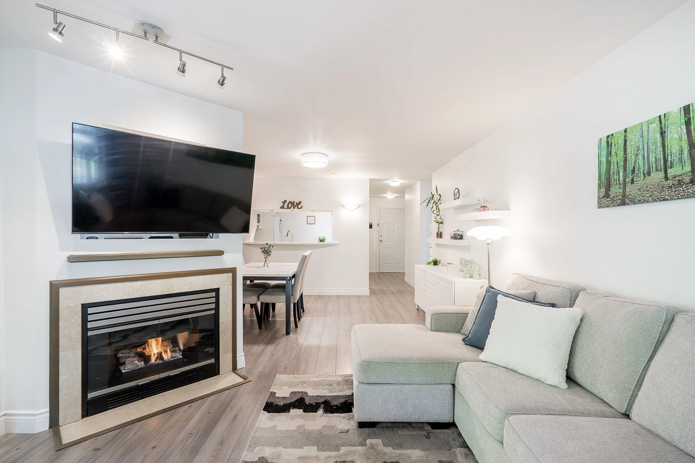 202-3075-Primrose-Lane-Coquitlam-Lakeside-Terrace-Carolyn-Pogue-Best-Coquitlam-Realtor-9.jpg