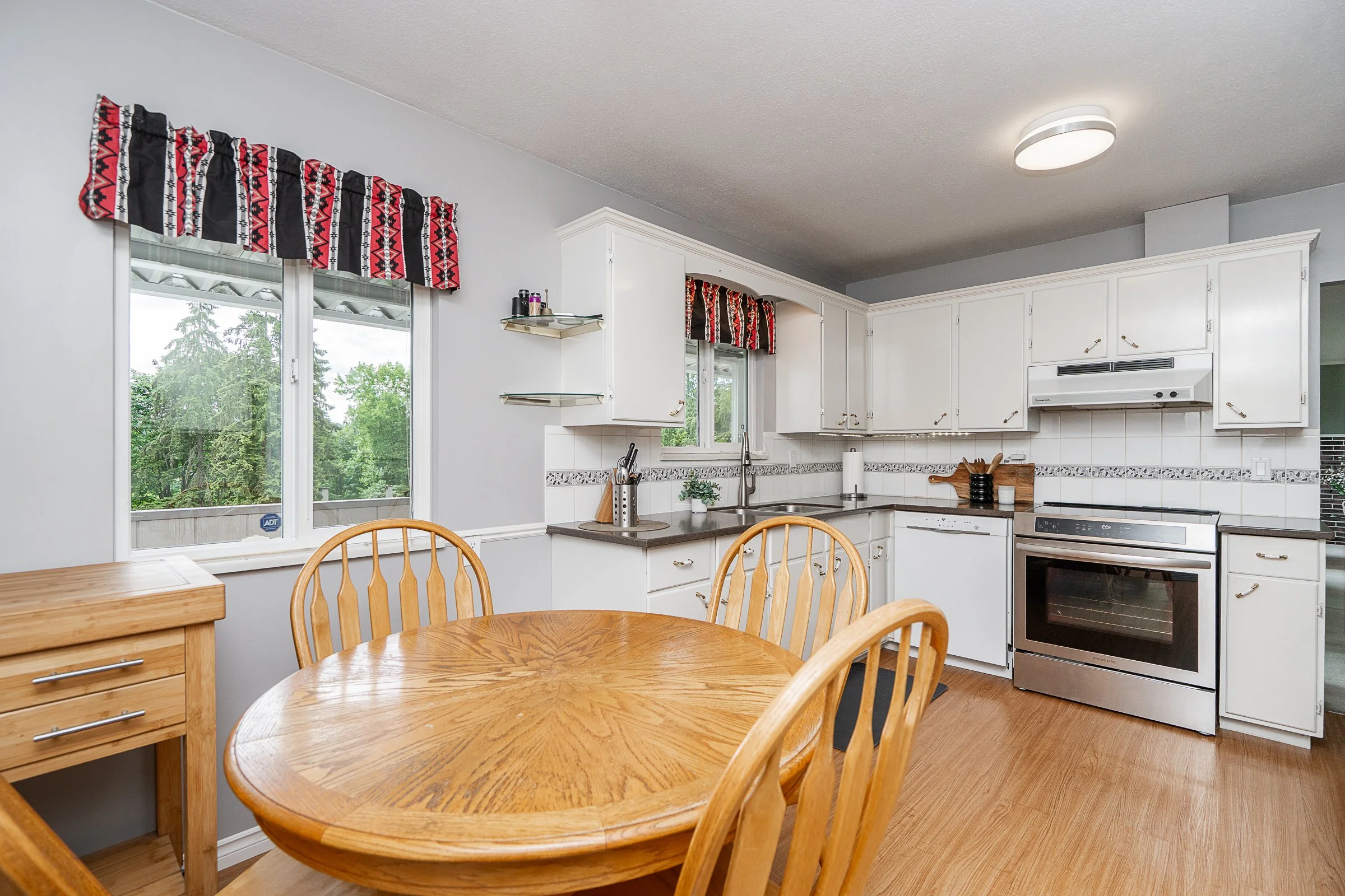 259-College-Park-Way-Port-Moody-Carolyn-Pogue-Best-Port-Moody-Realtor-9.jpg