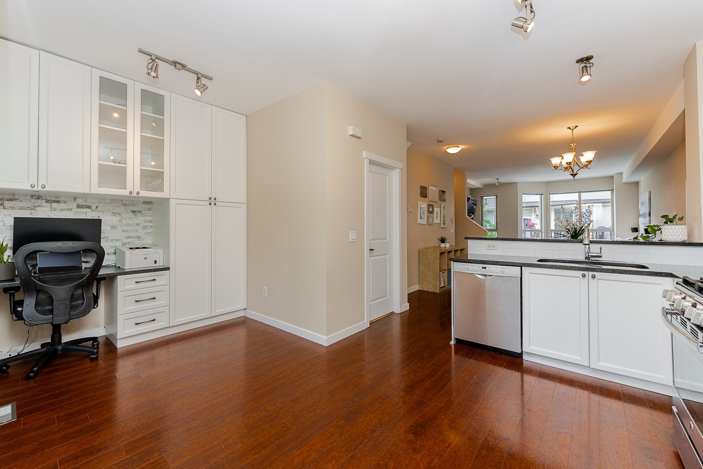 17-100-Klahanie-Drive-Port-Moody-Carolyn-Pogue-Best-Klahanie-Realtor-in-Port-Moody-7.jpg