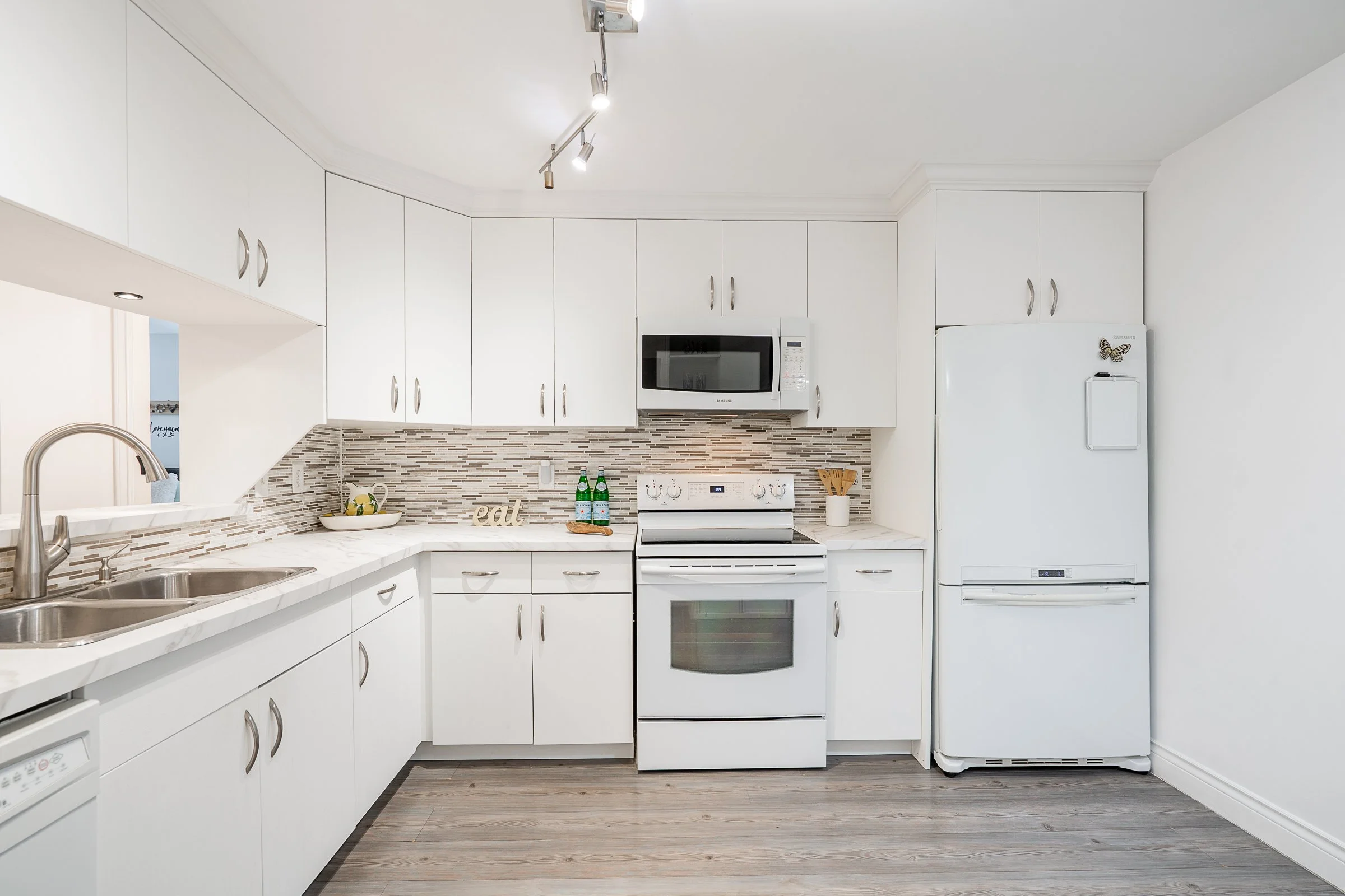 202-3075-Primrose-Lane-Coquitlam-Lakeside-Terrace-Carolyn-Pogue-Best-Coquitlam-Realtor-2.jpg