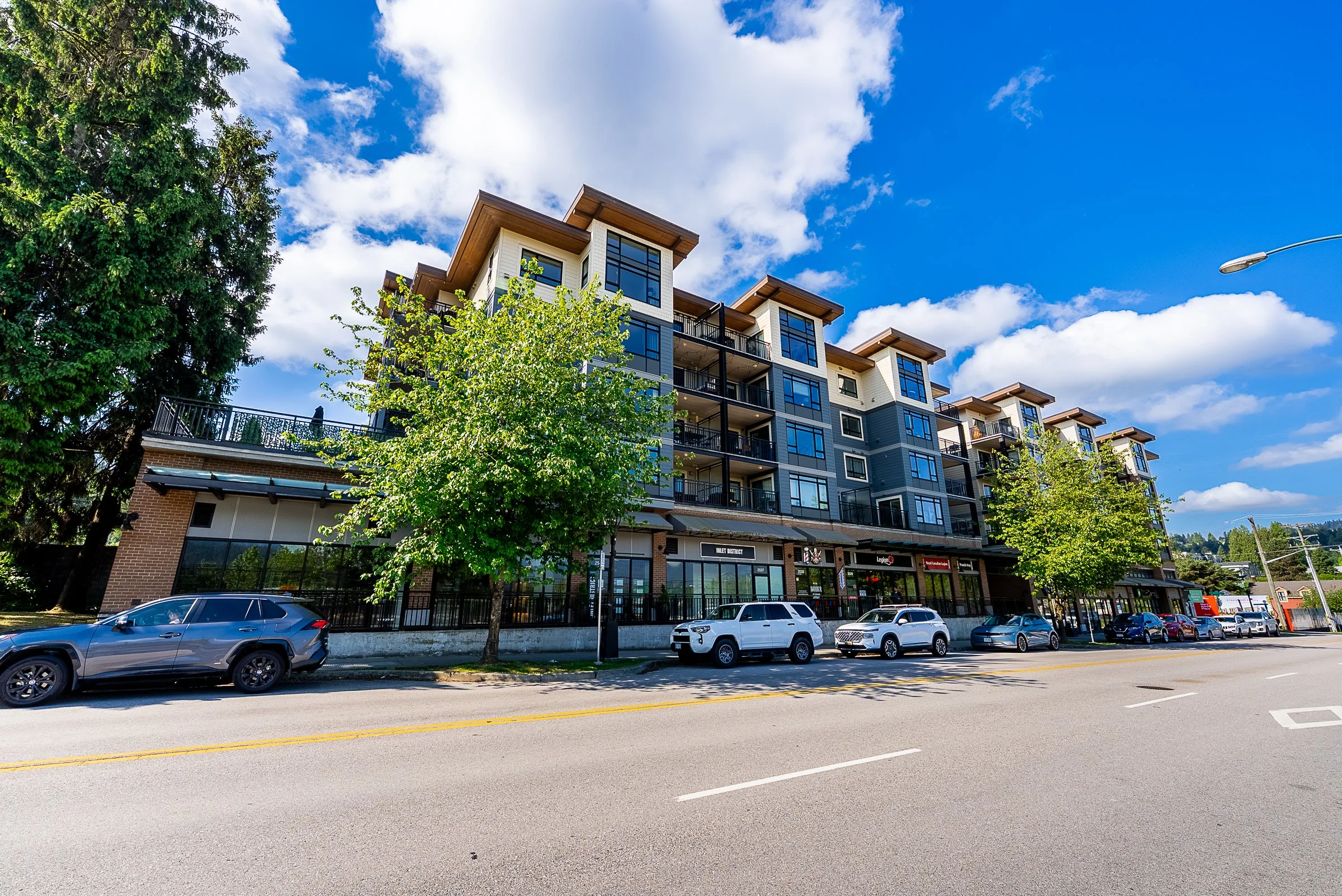 414-2525-Clarke-Street-Port-Moody-The-Strand-Carolyn-Pogue-Best-Port-Moody-Realtor-36.jpg
