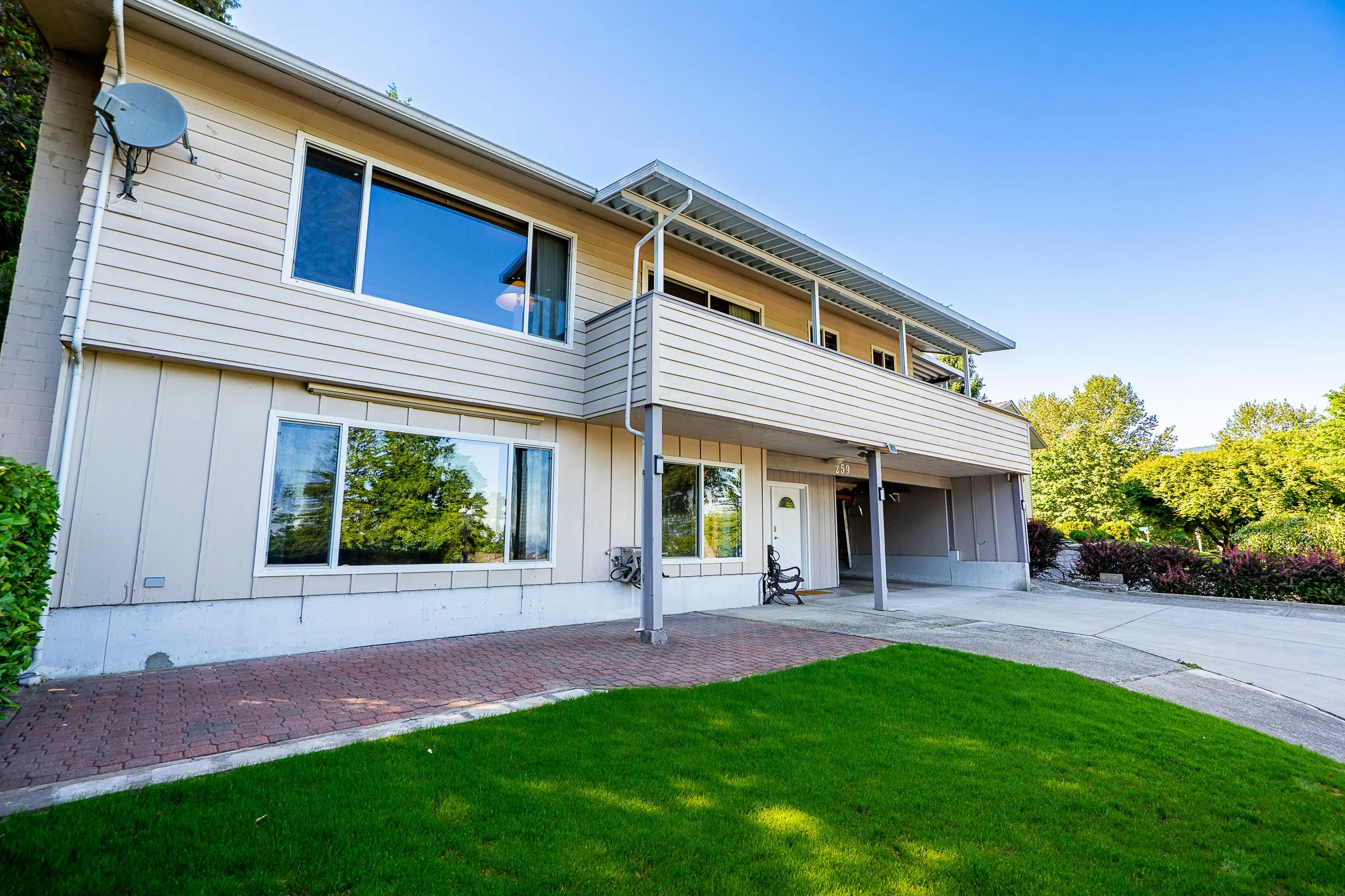 259-College-Park-Way-Port-Moody-Carolyn-Pogue-Best-Port-Moody-Realtor-36.jpg