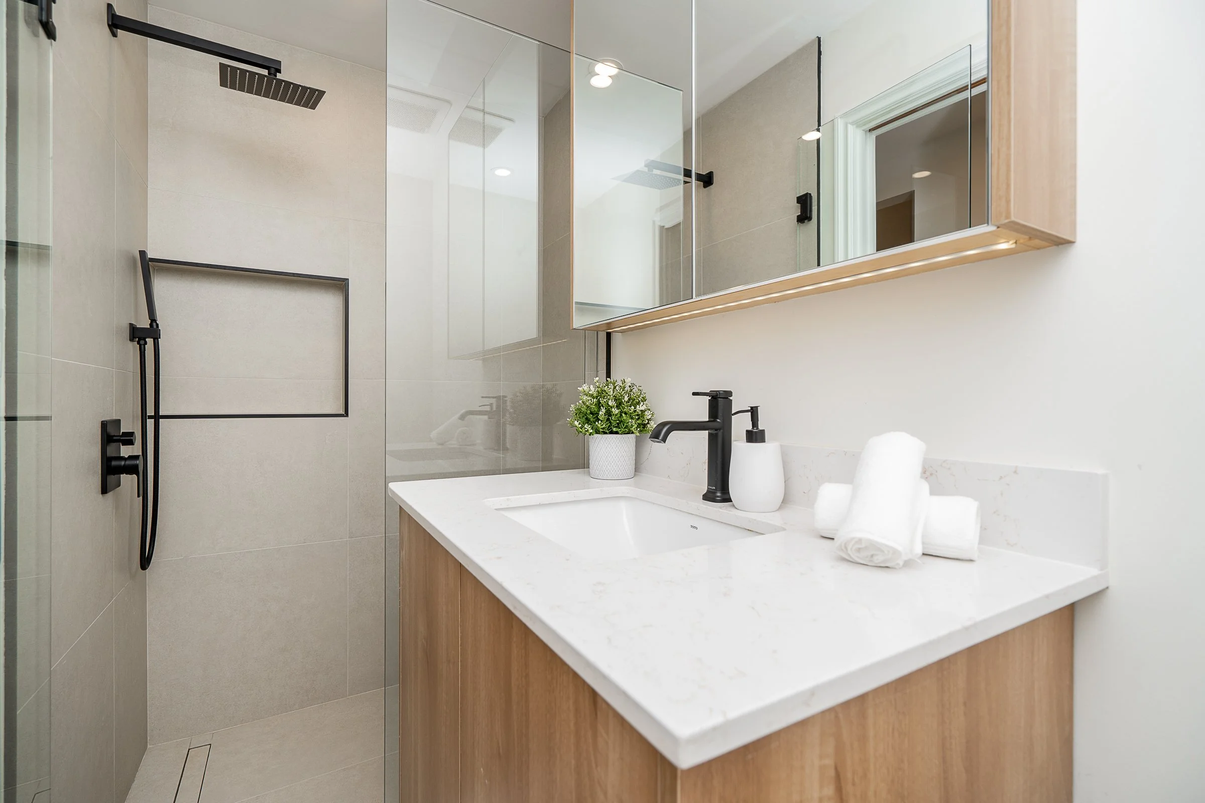 137-College-Park-Way-Port-Moody-Carolyn-Pogue-Best-Port-Moody-Realtor-20.jpg