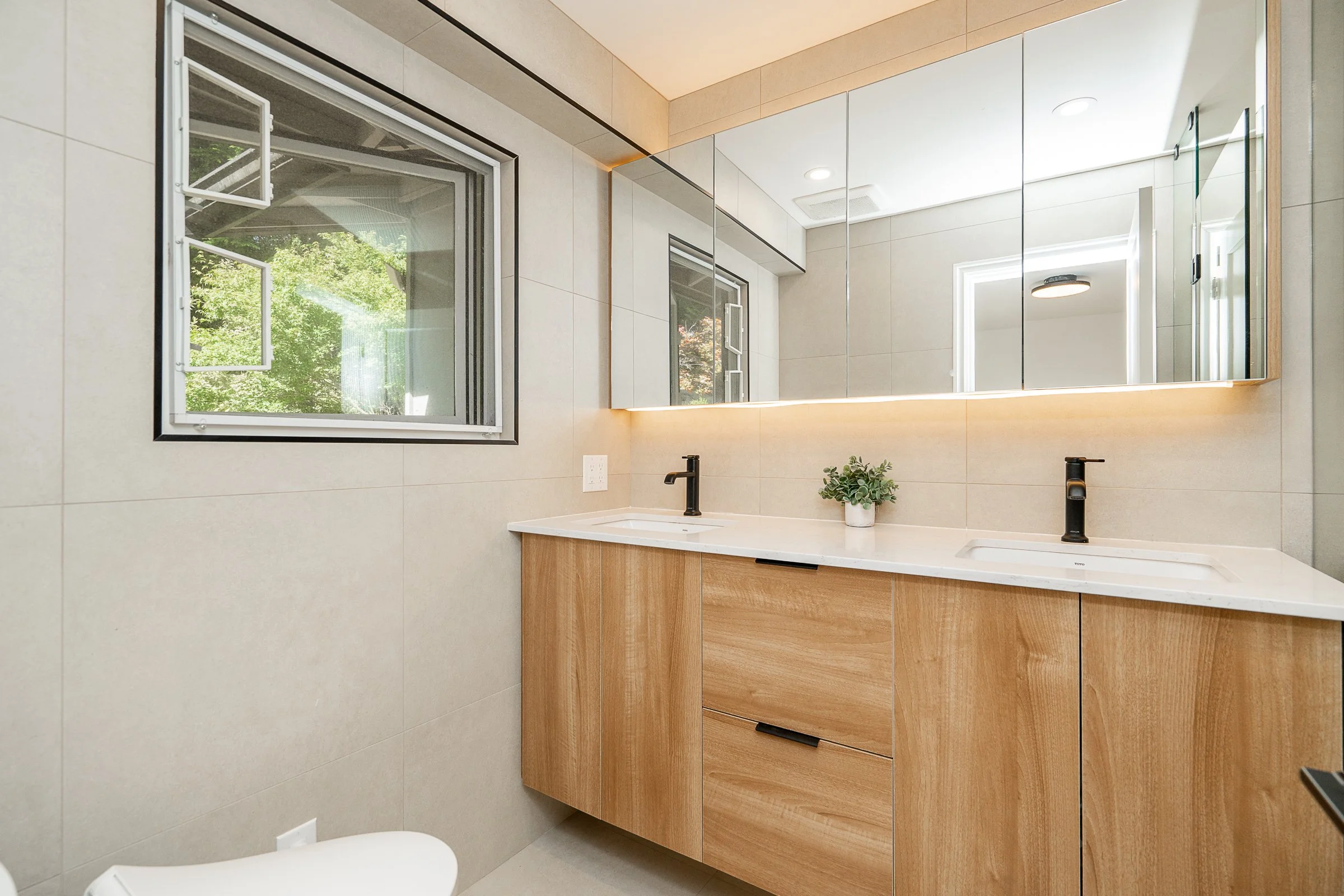 137-College-Park-Way-Port-Moody-Carolyn-Pogue-Best-Port-Moody-Realtor-15.jpg