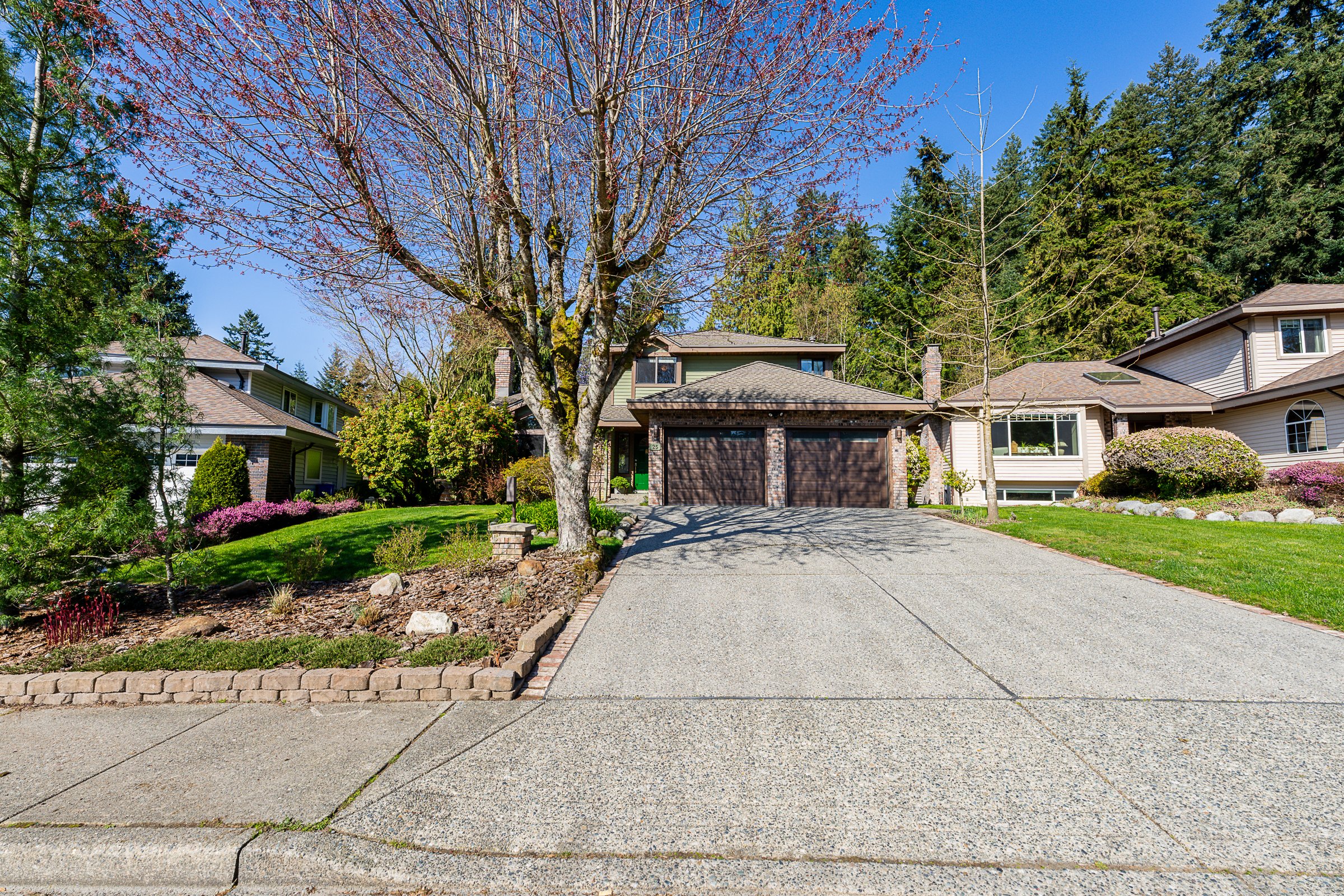 25-Ravine-Drive-Heritage-Mountain-Port-Moody-Carolyn-Pogue-Best-Port-Moody-Realtor-1.jpg