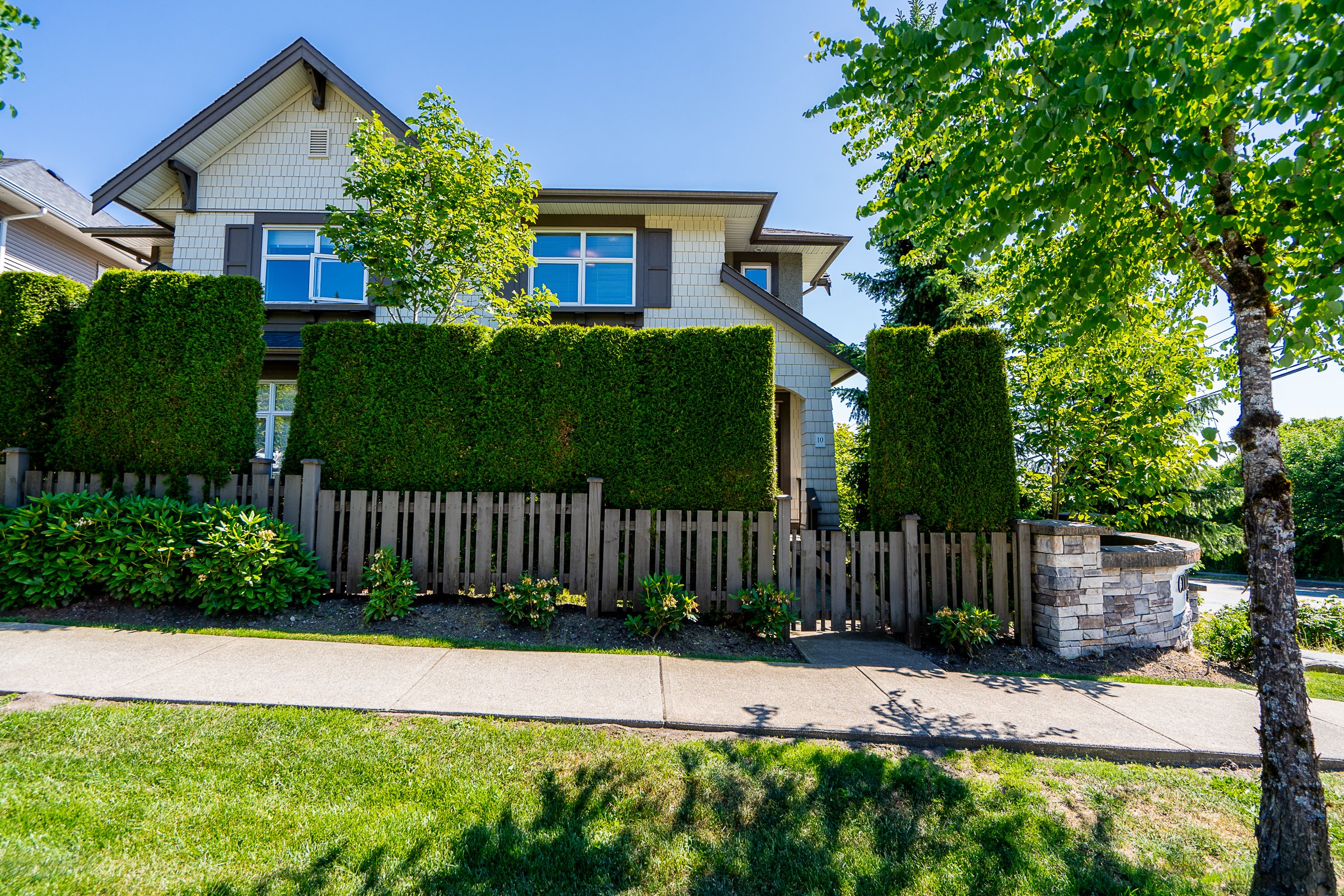 10 3400 Devonshire Avenue Burke Mountain Coquitlam Carolyn Pogue Best Burke Mountain Realtor