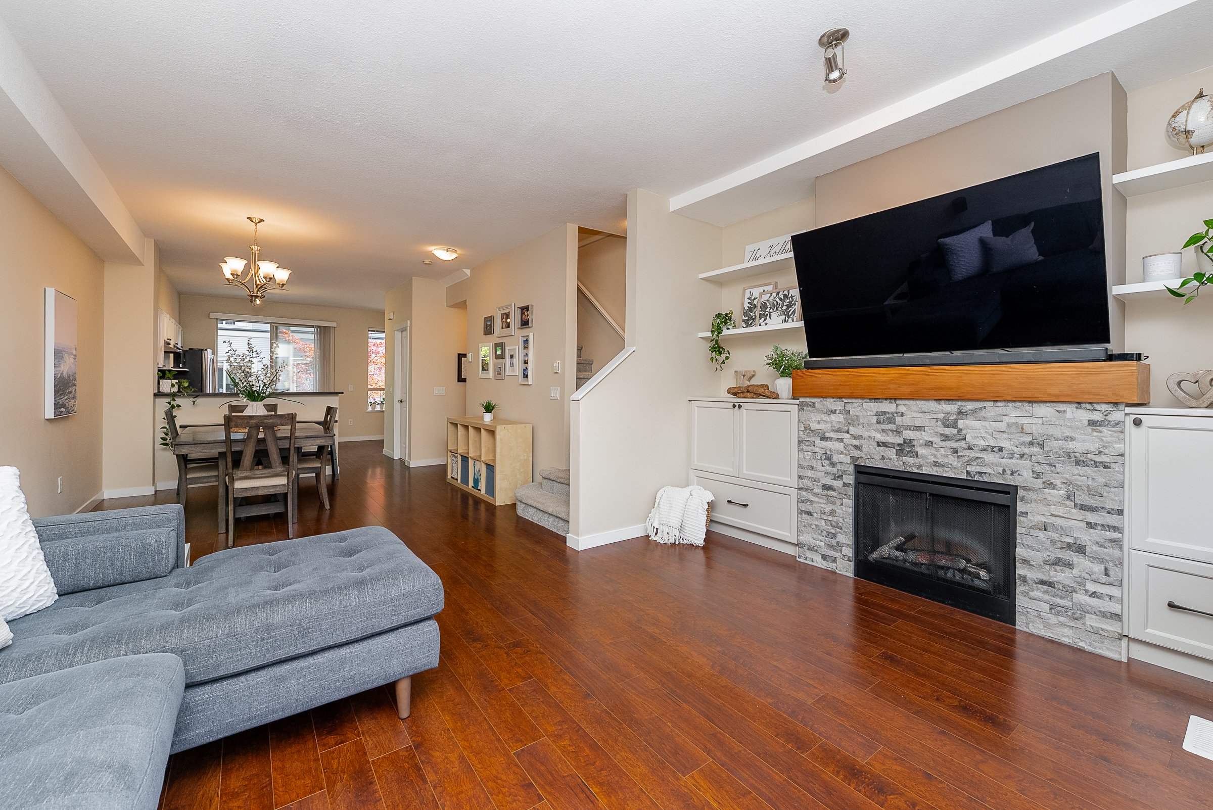 17-100-Klahanie-Drive-Port-Moody-Carolyn-Pogue-Best-Klahanie-Realtor-in-Port-Moody-14.jpg