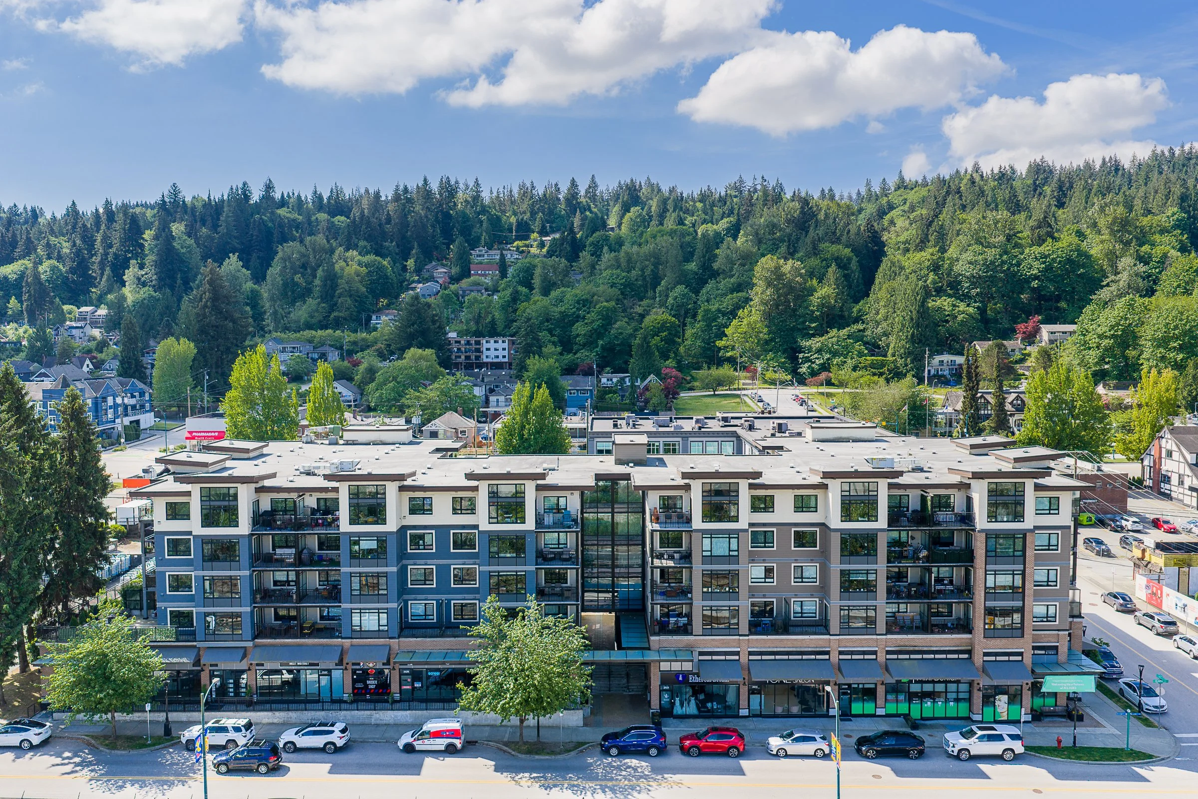 414-2525-Clarke-Street-Port-Moody-The-Strand-Carolyn-Pogue-Best-Port-Moody-Realtor-33.jpg