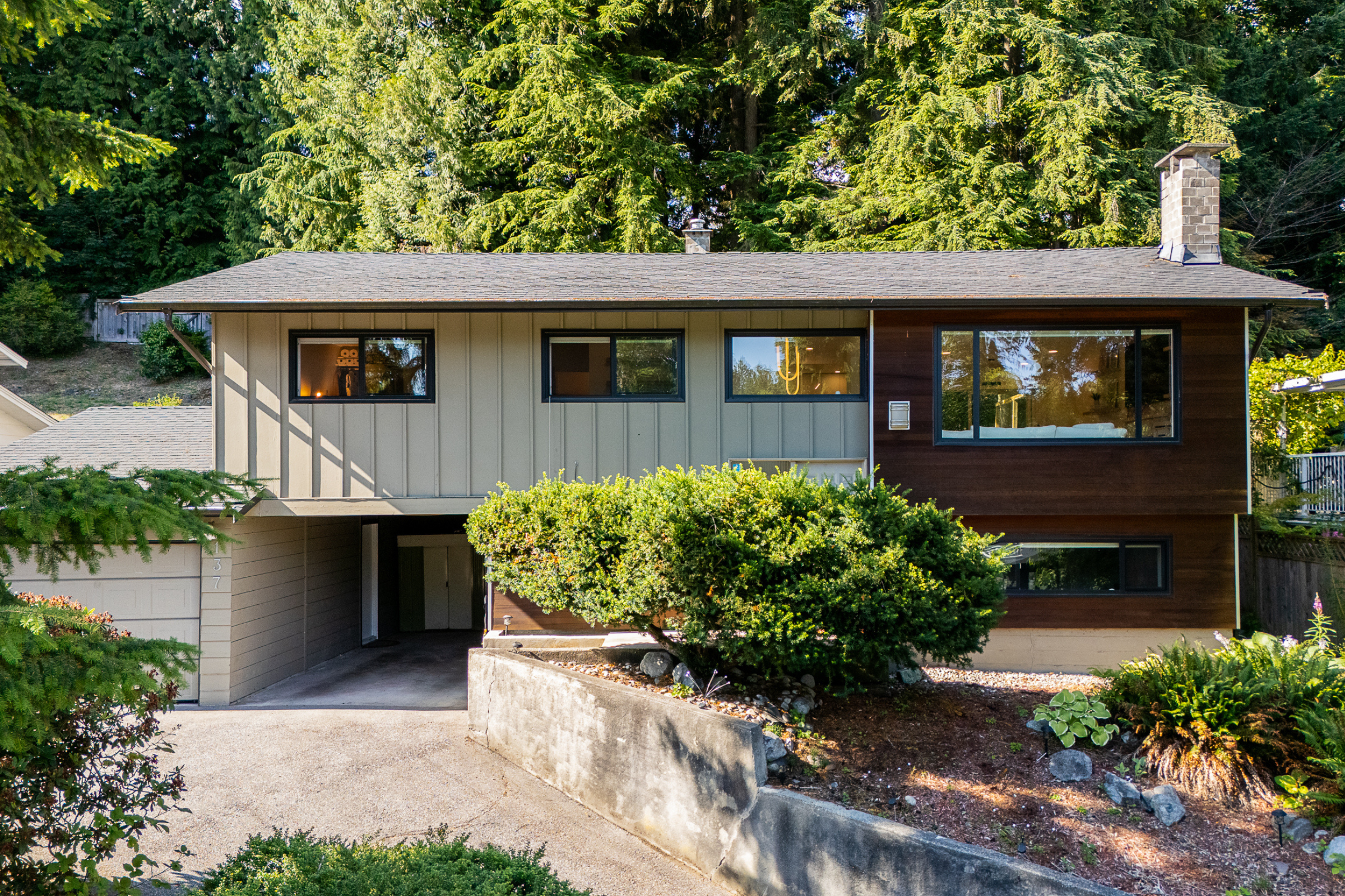 137-College-Park-Way-Port-Moody-Carolyn-Pogue-Best-Port-Moody-Realtor-32.png