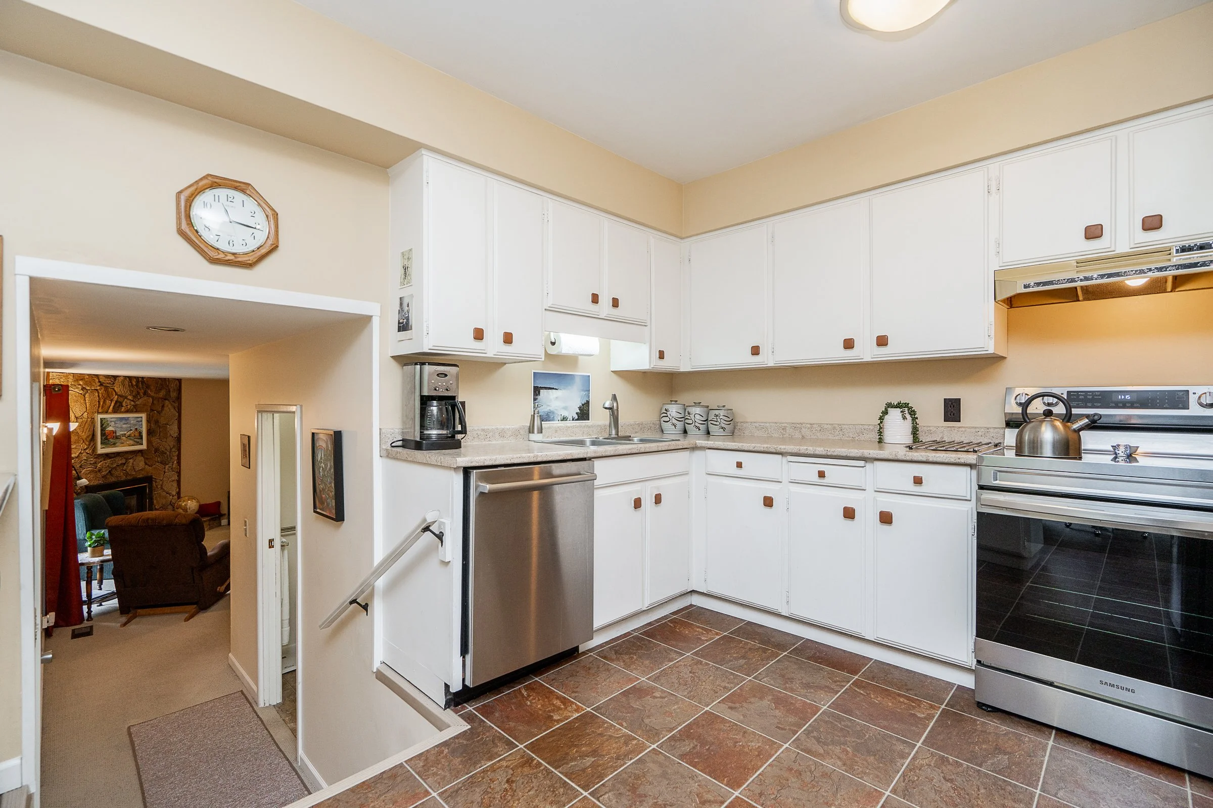 612-Hillcrest-Street-Coquitlam-Carolyn-Pogue-Best-Coquitlam-Realtor-13.jpg