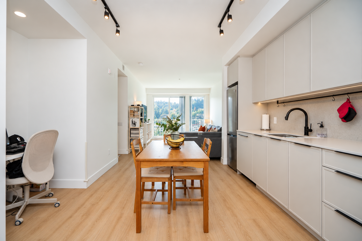603-3055-Murray-Street-Port-Moody-Moody-Yards-Carolyn-Pogue-Best-Port-Moody-Realtor-4.png