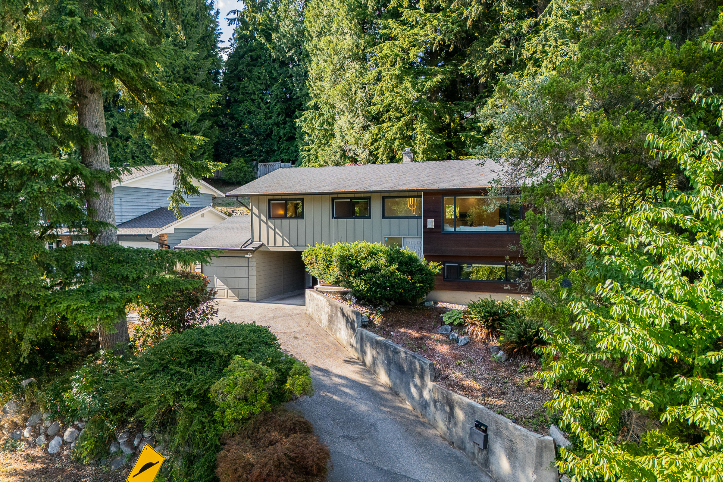 137-College-Park-Way-Port-Moody-Carolyn-Pogue-Best-Port-Moody-Realtor-31.png