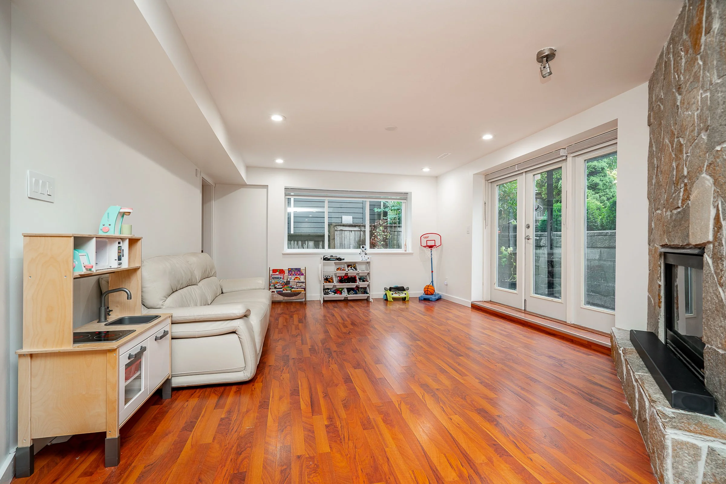 55-Ashwood-Drive-Heritage-Woods-Port-Moody-Carolyn-Pogue-Best-Port-Moody-Realtor-24.jpg