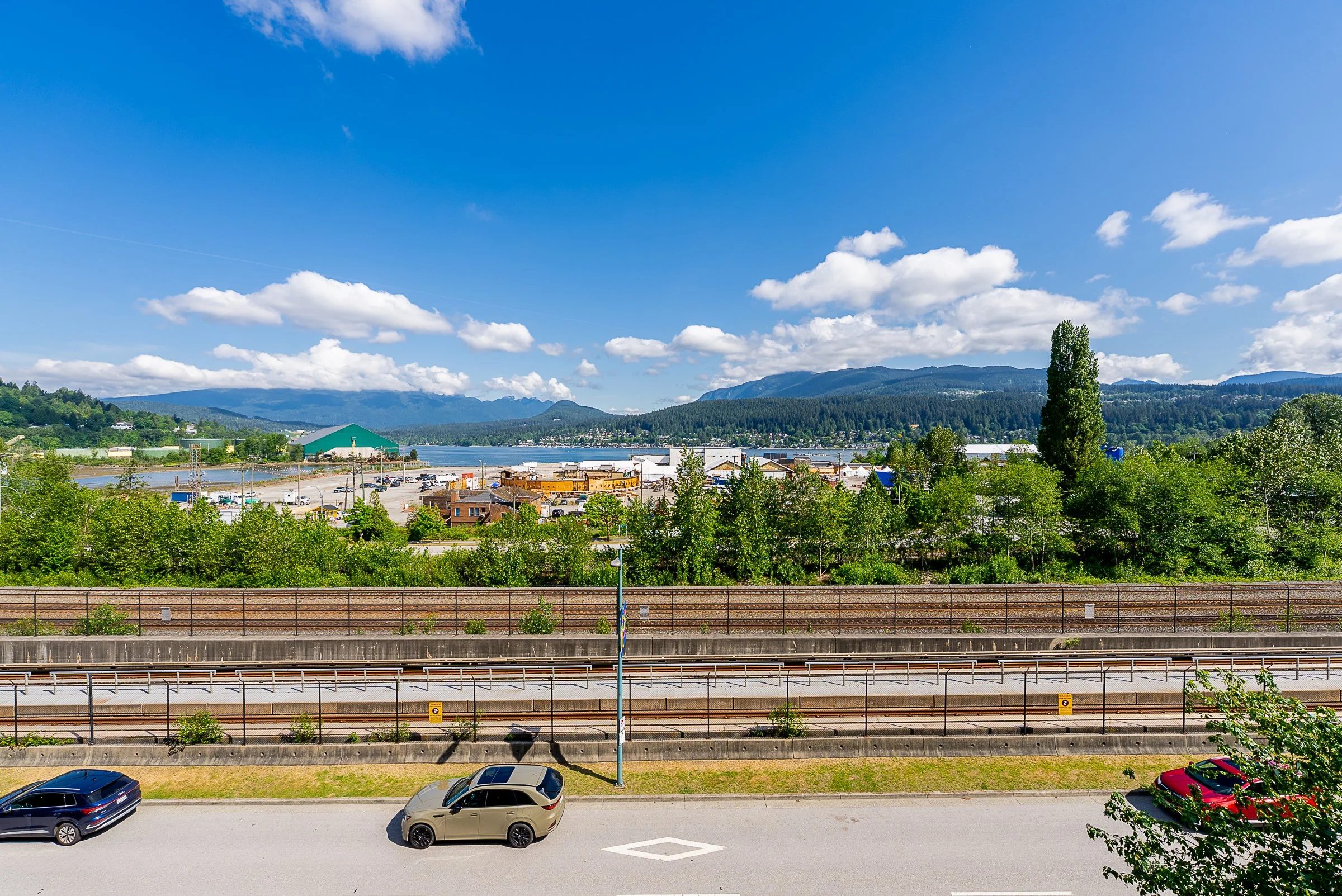 414-2525-Clarke-Street-Port-Moody-The-Strand-Carolyn-Pogue-Best-Port-Moody-Realtor-14.jpg