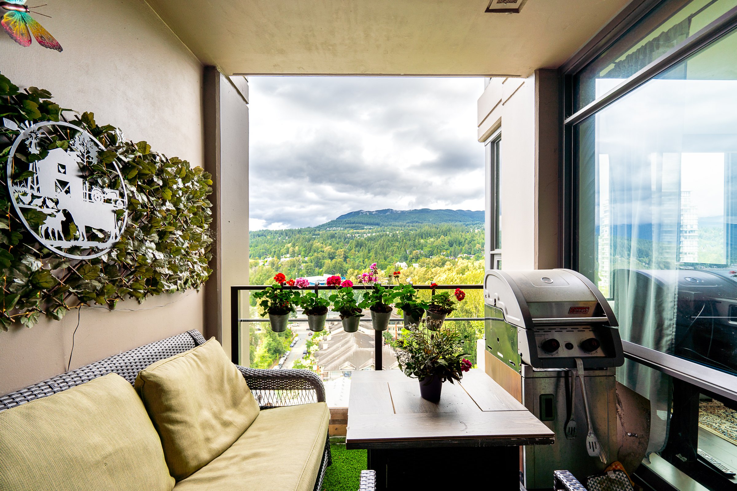 1704-301-Capilano-Road-The-Residences-Suter-Brook-Village-Port-Moody-Carolyn-Pogue-Best-Port-Moody-Realtor-12.jpg