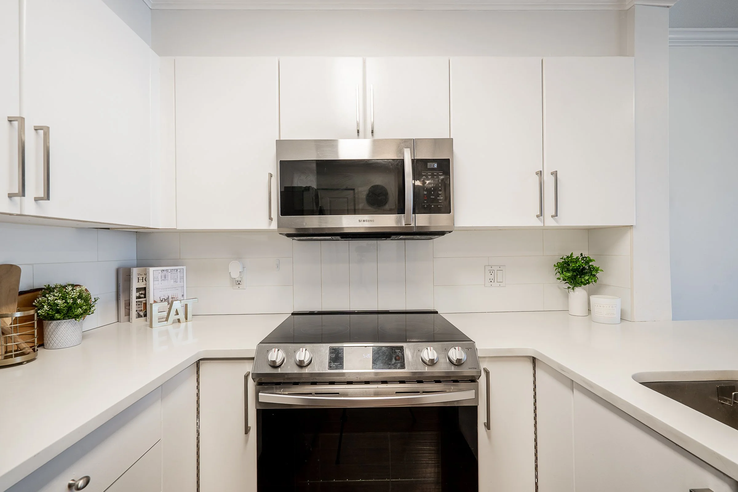 204-260-Newport-Drive-Port Moody-Carolyn-Pogue-Best-Port-Moody-Realtor-11.jpg