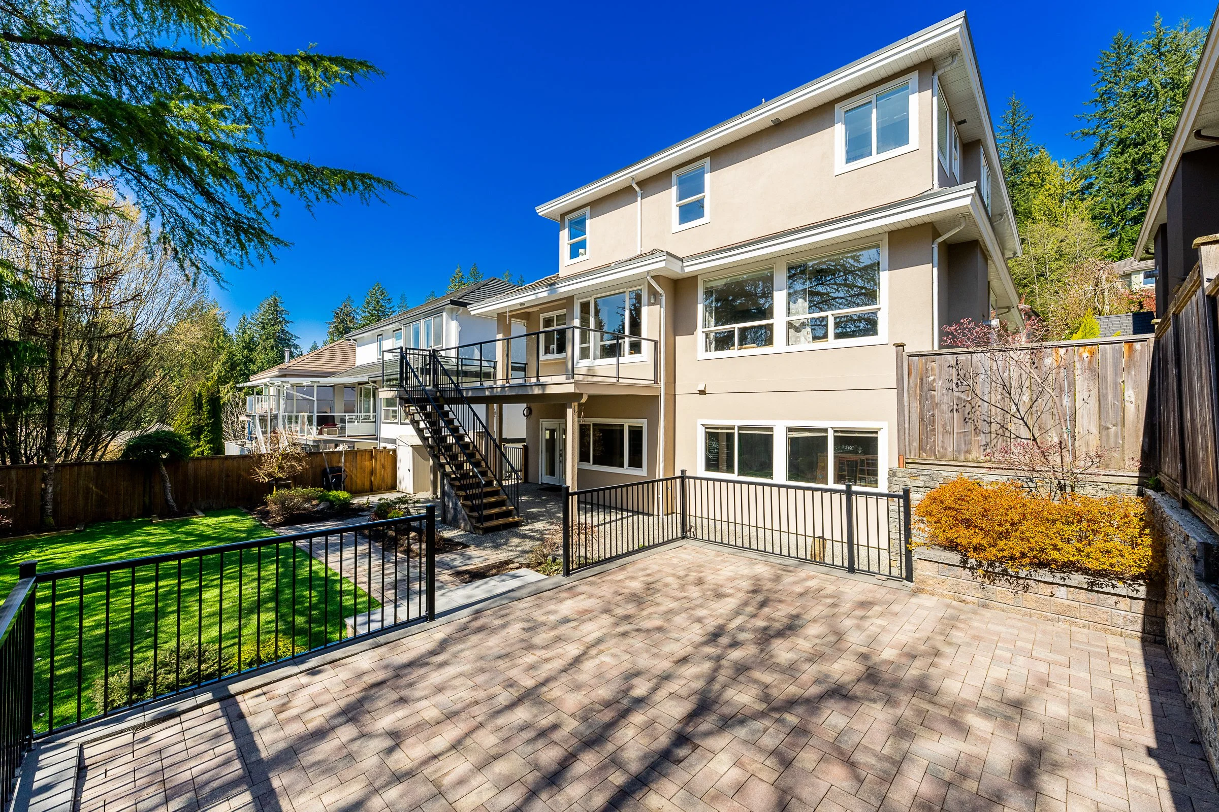 64-Wilkes-Creek-Drive-Heritage-Mountian-Port-Moody-Carolyn-Pogue-Best-Port-Moody-Realtor-34.jpg