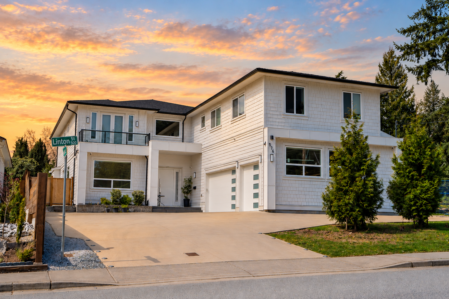 576 LINTON STREET | Coquitlam