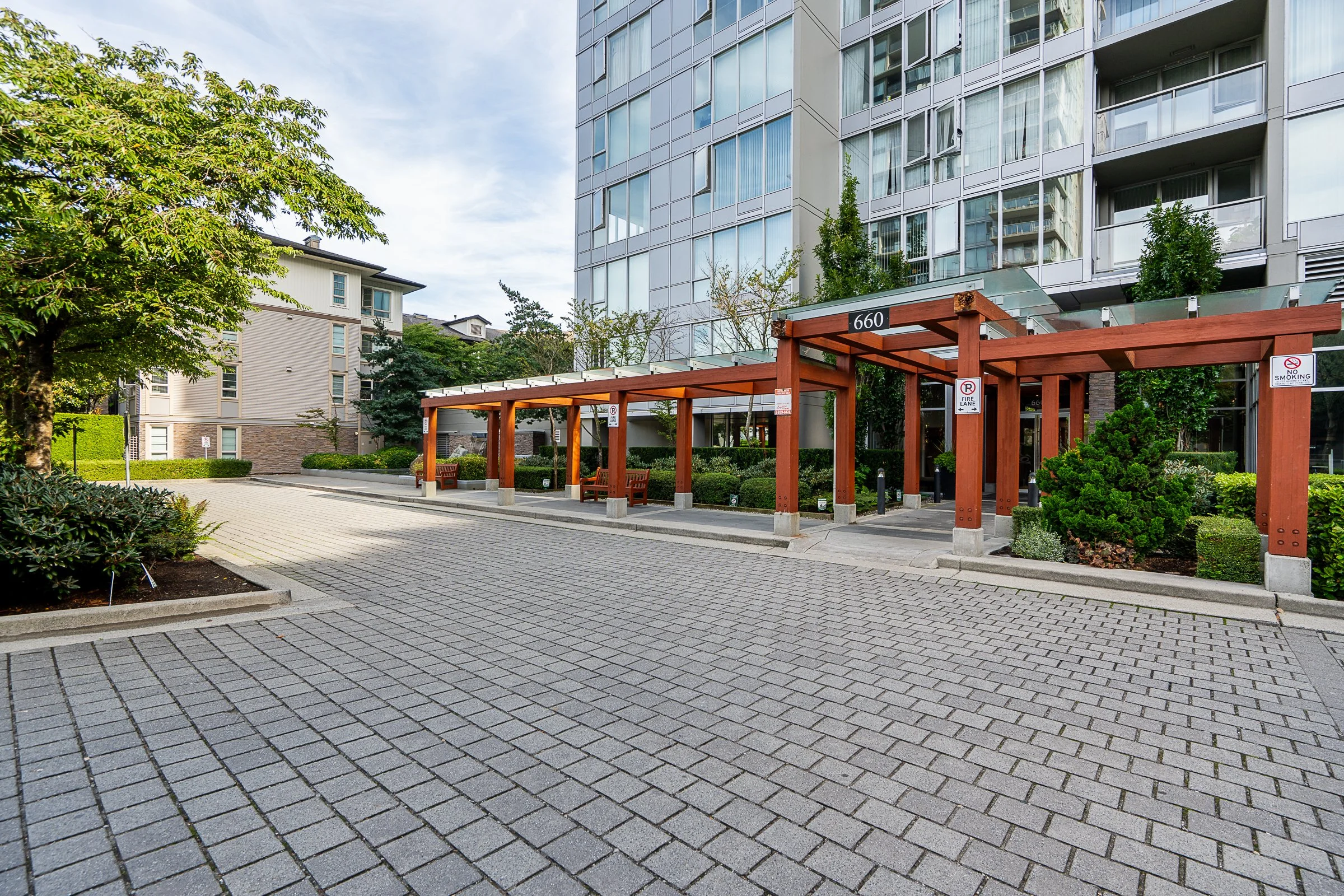 503-660-Nootka-Way-Klahanie-Port-Moody-Carolyn-Pogue-Best-Port-Moody-Realtor-24.jpg