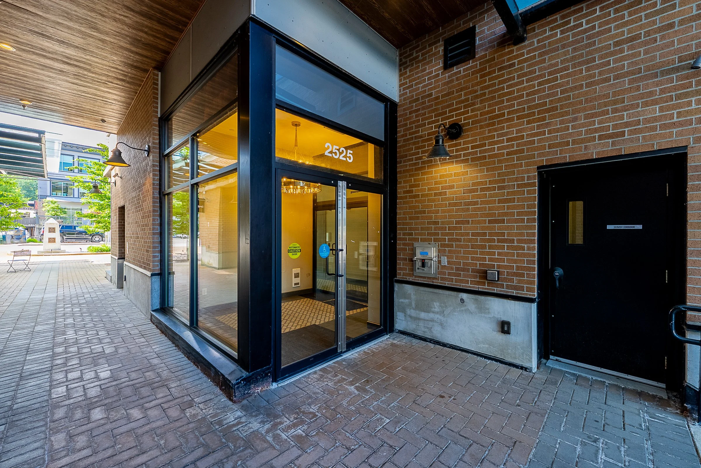 414-2525-Clarke-Street-Port-Moody-The-Strand-Carolyn-Pogue-Best-Port-Moody-Realtor-24.jpg