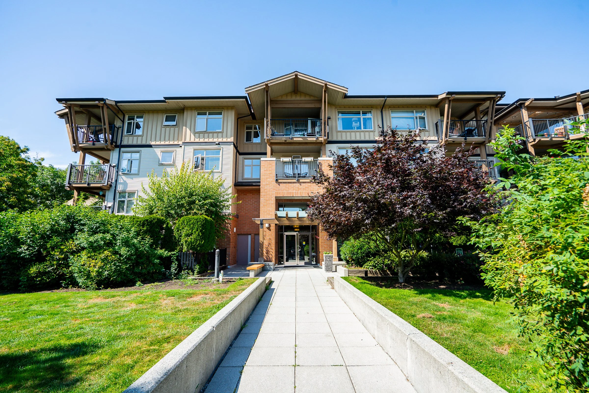 107-300-Klahanie-Drive-Port-Moody-Carolyn-Pogue-Best-Port-Moody-Realtor-Klahanie-Condo-3.jpg